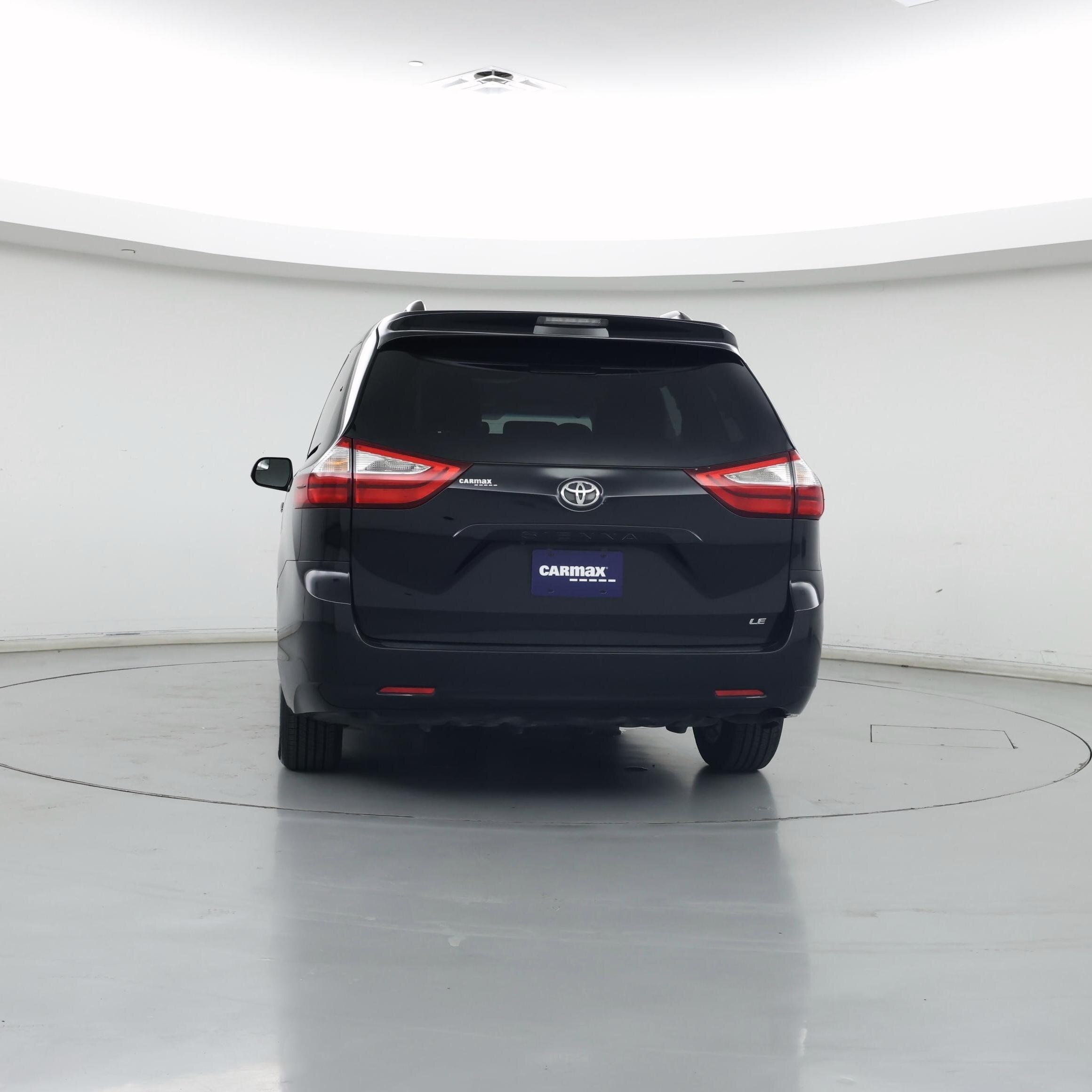Thumbnail: 2017 Toyota Sienna - 6