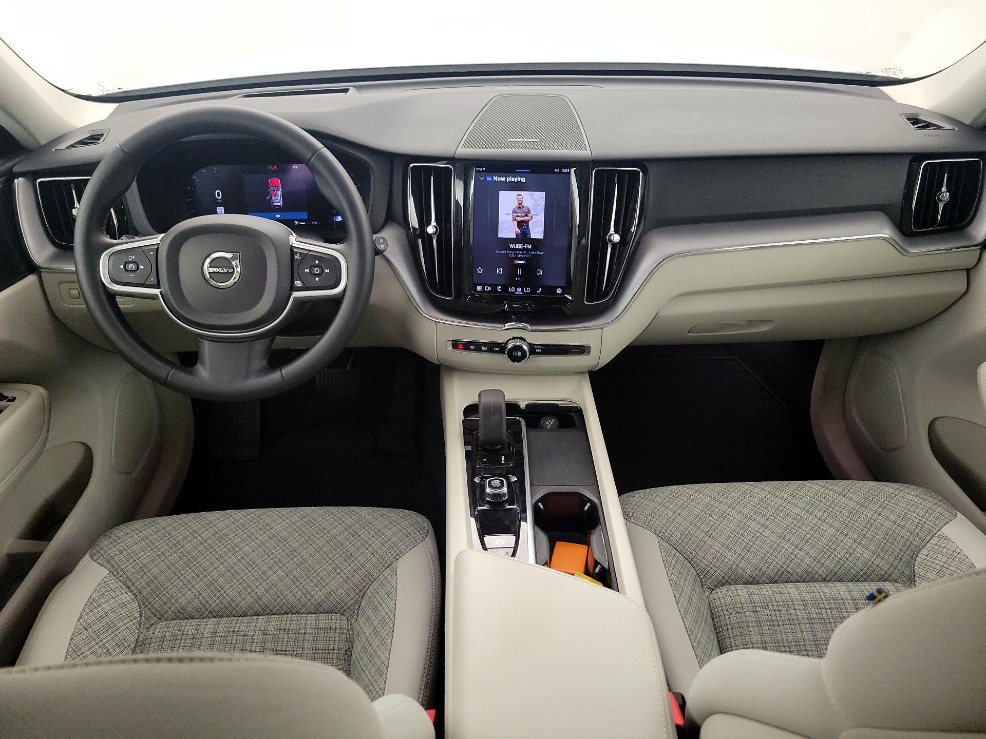 Thumbnail: 2022 Volvo XC60 - 9