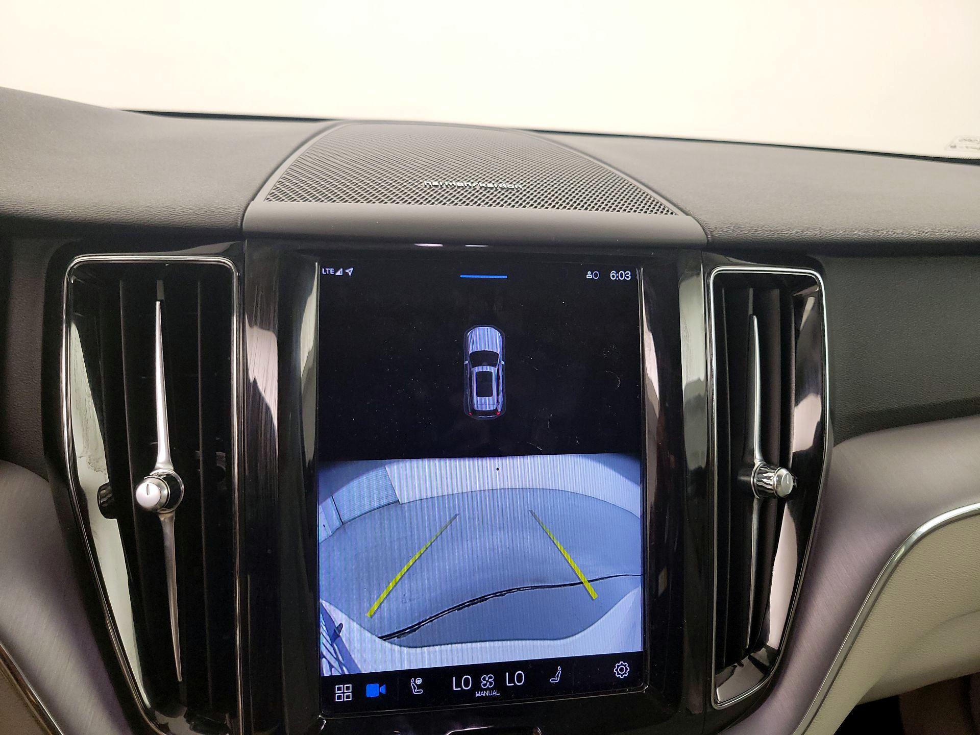 Thumbnail: 2022 Volvo XC60 - 14
