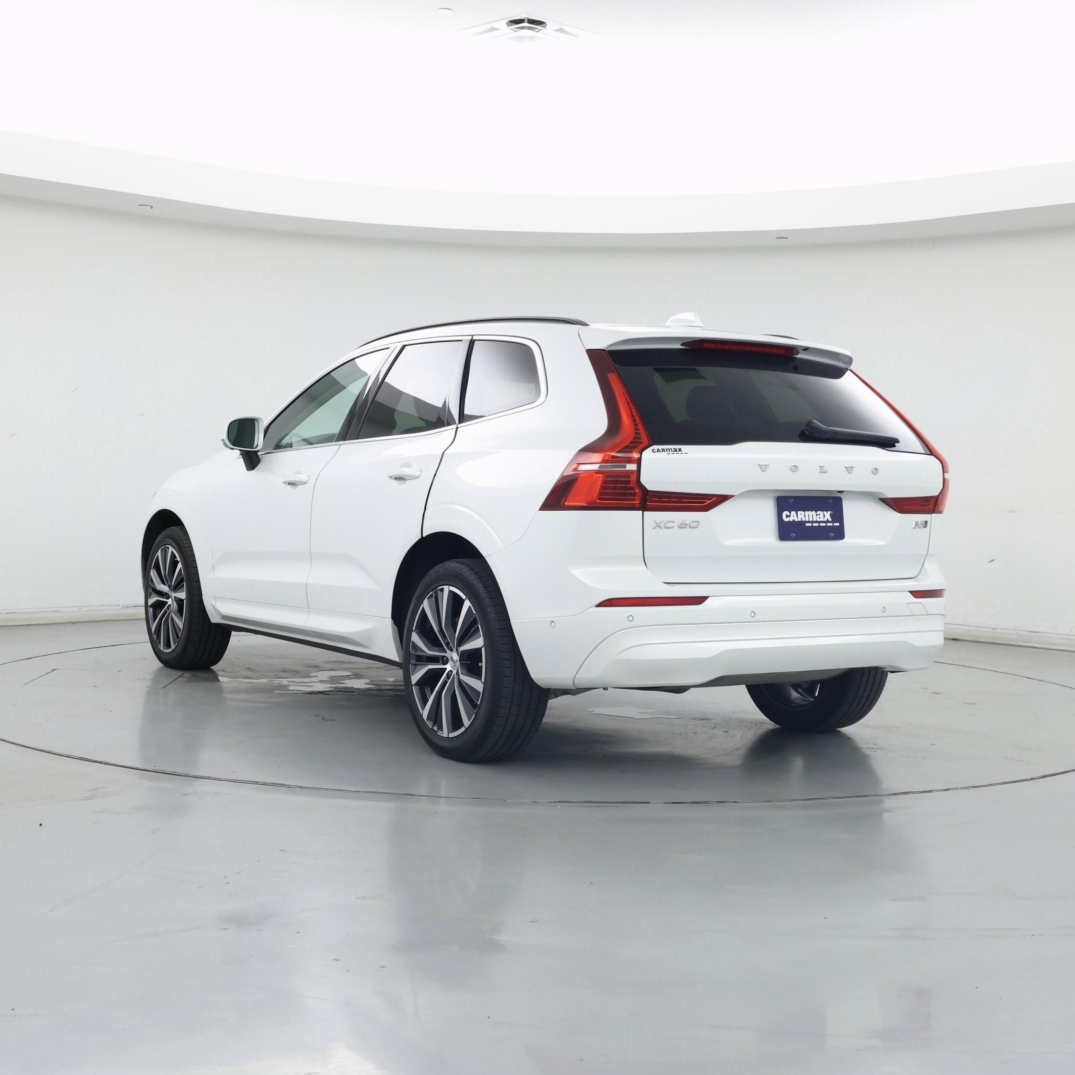 Thumbnail: 2022 Volvo XC60 - 2