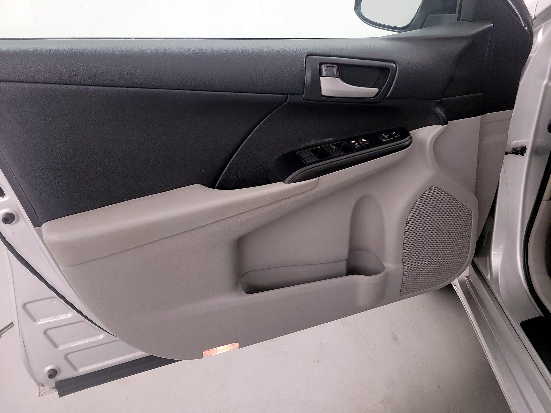 Thumbnail: 2014 Toyota Camry - 12
