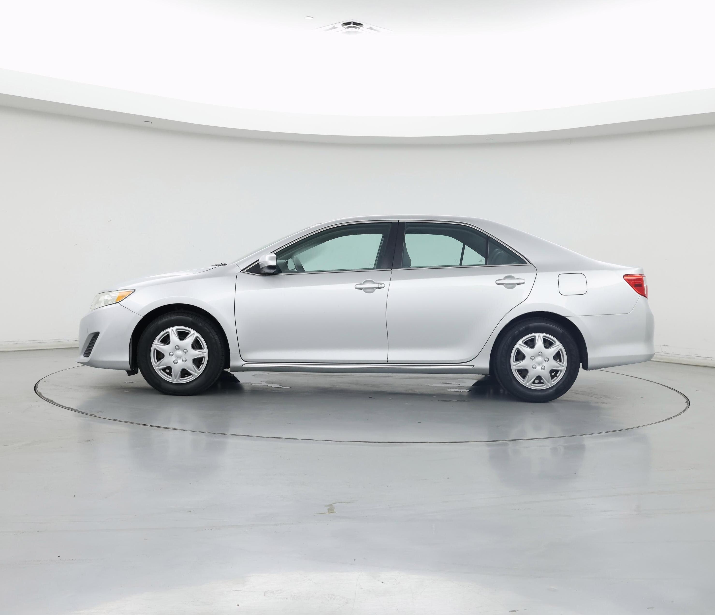 Thumbnail: 2014 Toyota Camry - 3