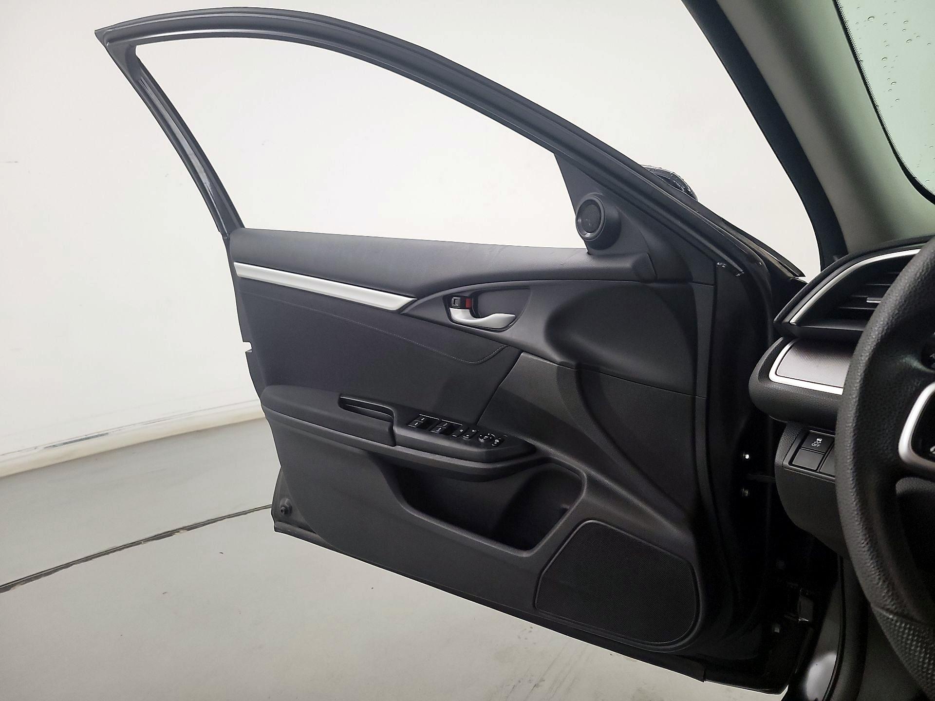 Thumbnail: 2016 Honda Civic - 12