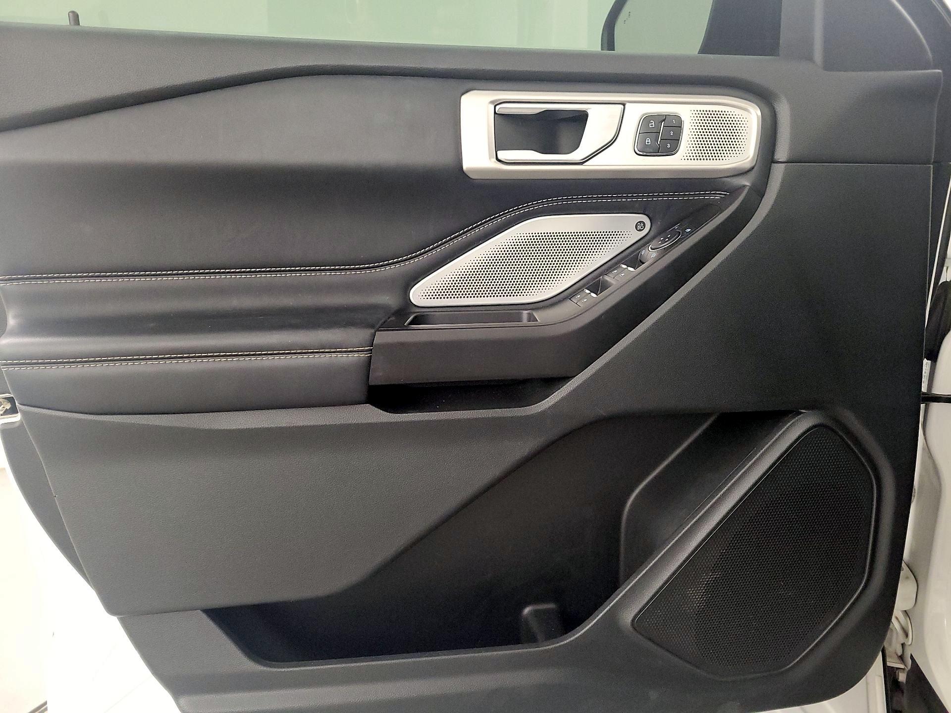 Thumbnail: 2020 Ford Explorer - 12