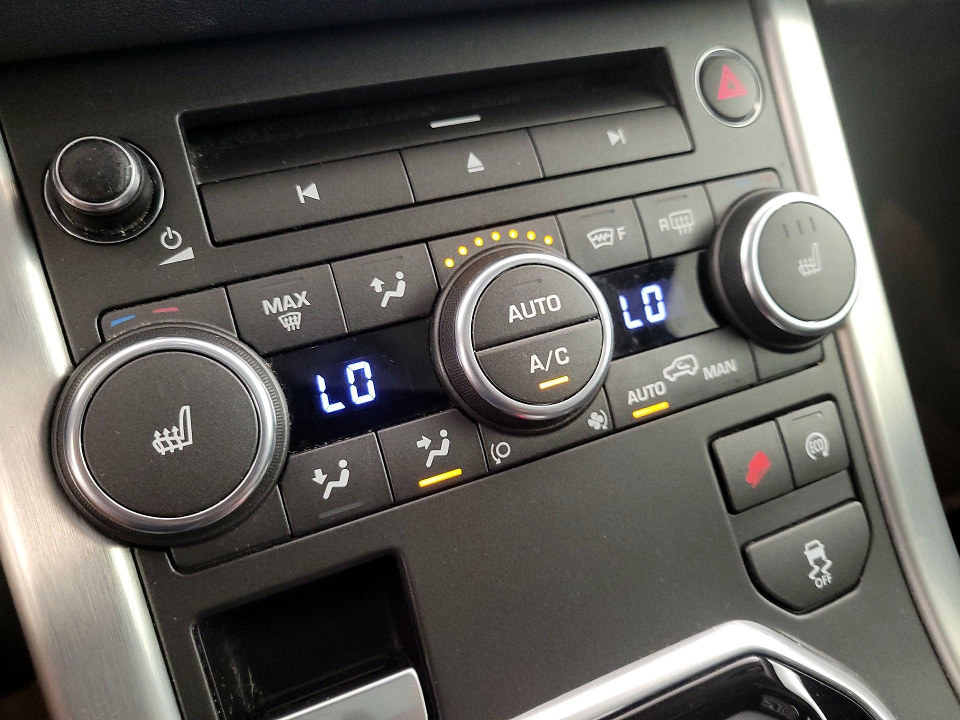 Thumbnail: 2015 Land Rover Range Rover Evoque - 17