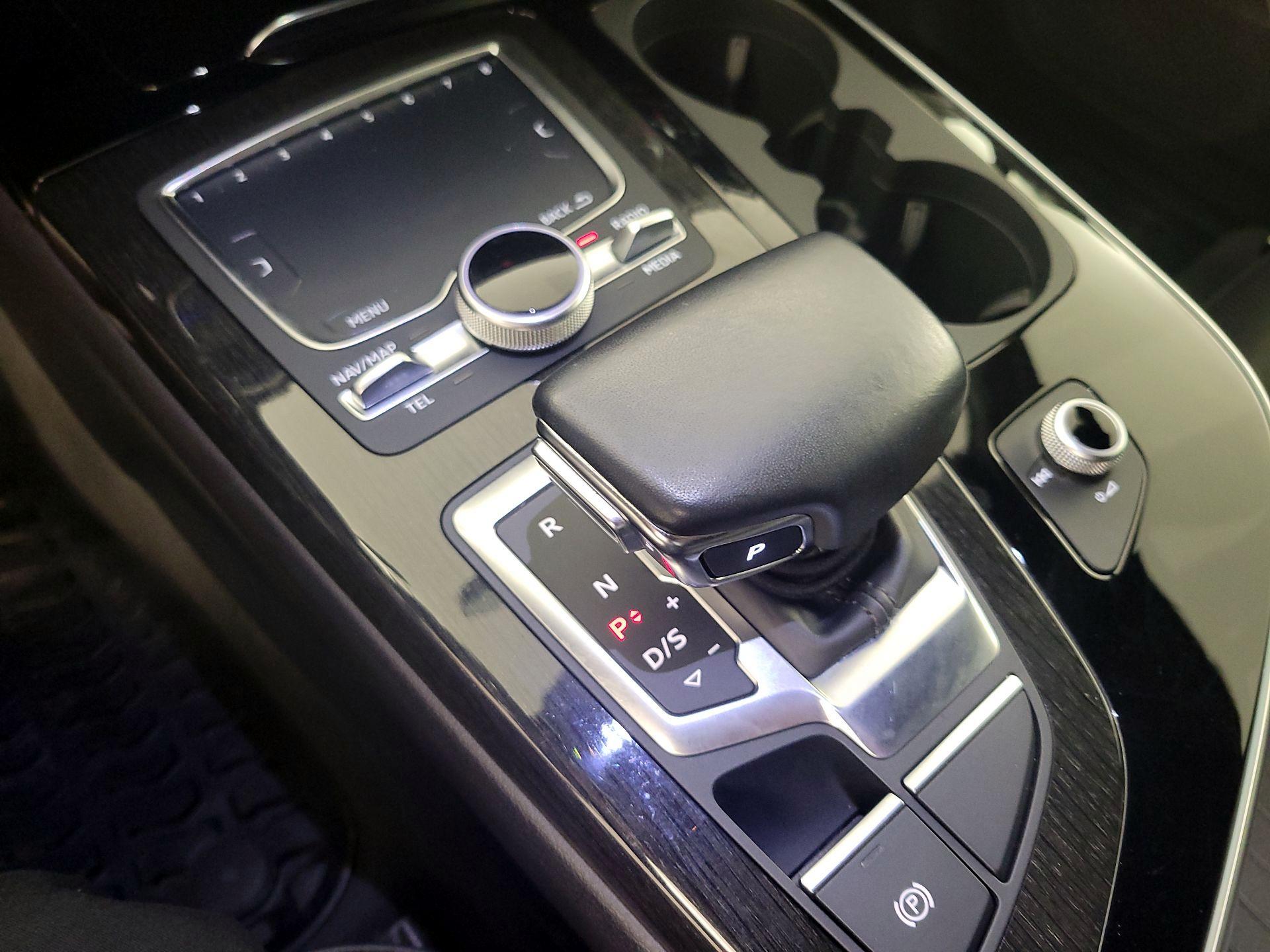 Thumbnail: 2018 Audi Q7 - 18