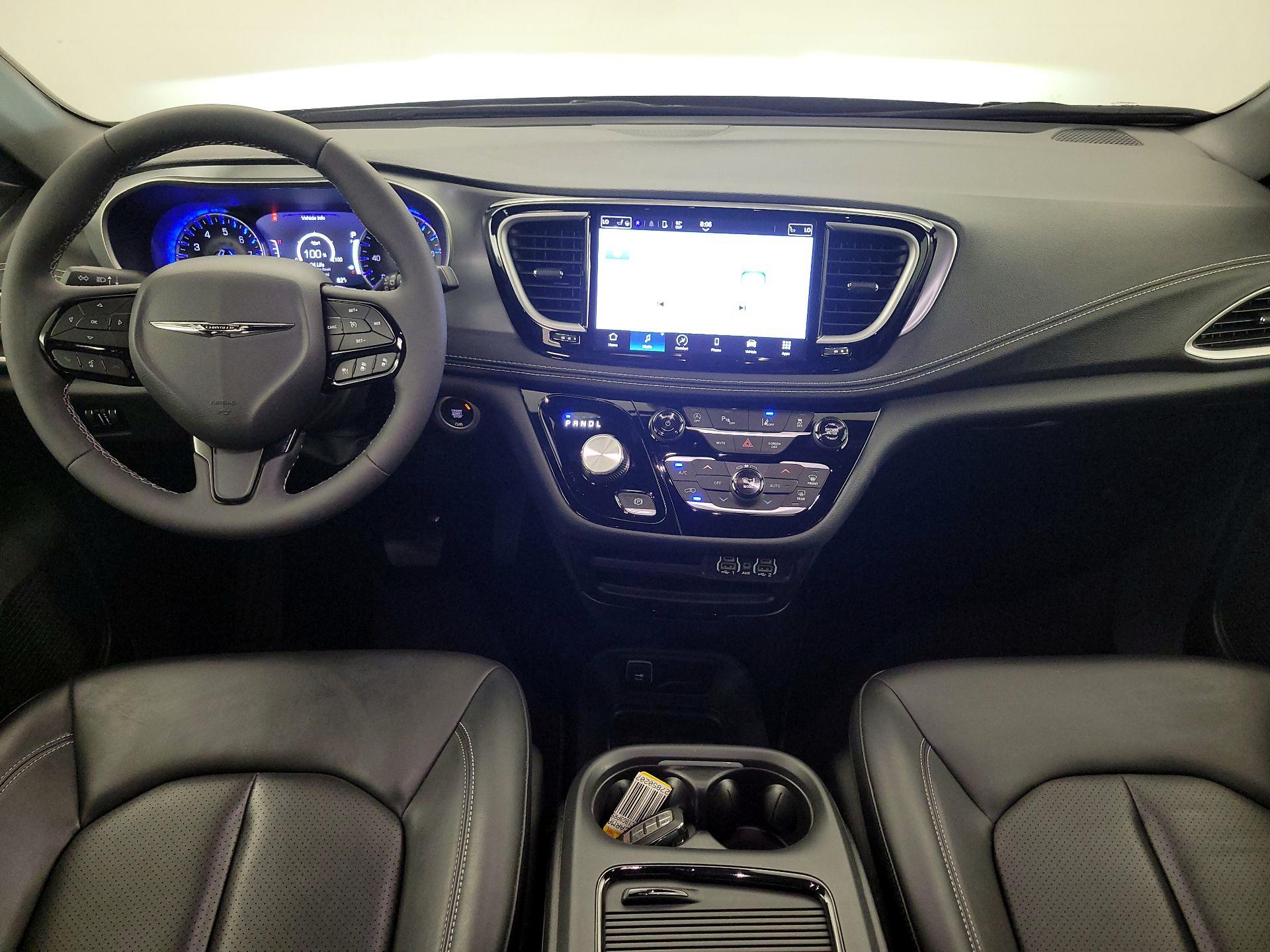 Thumbnail: 2023 Chrysler Pacifica - 9