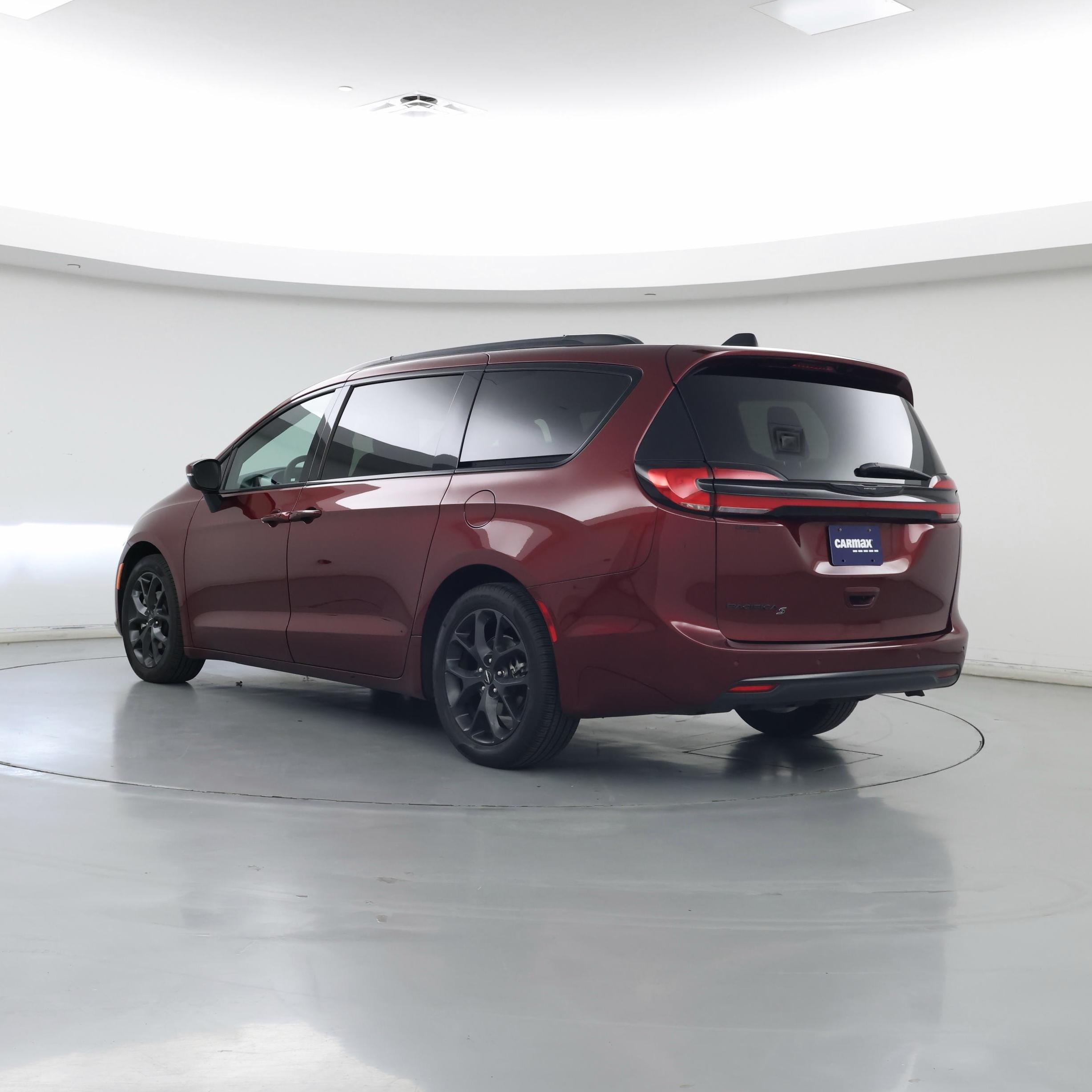 Thumbnail: 2023 Chrysler Pacifica - 2