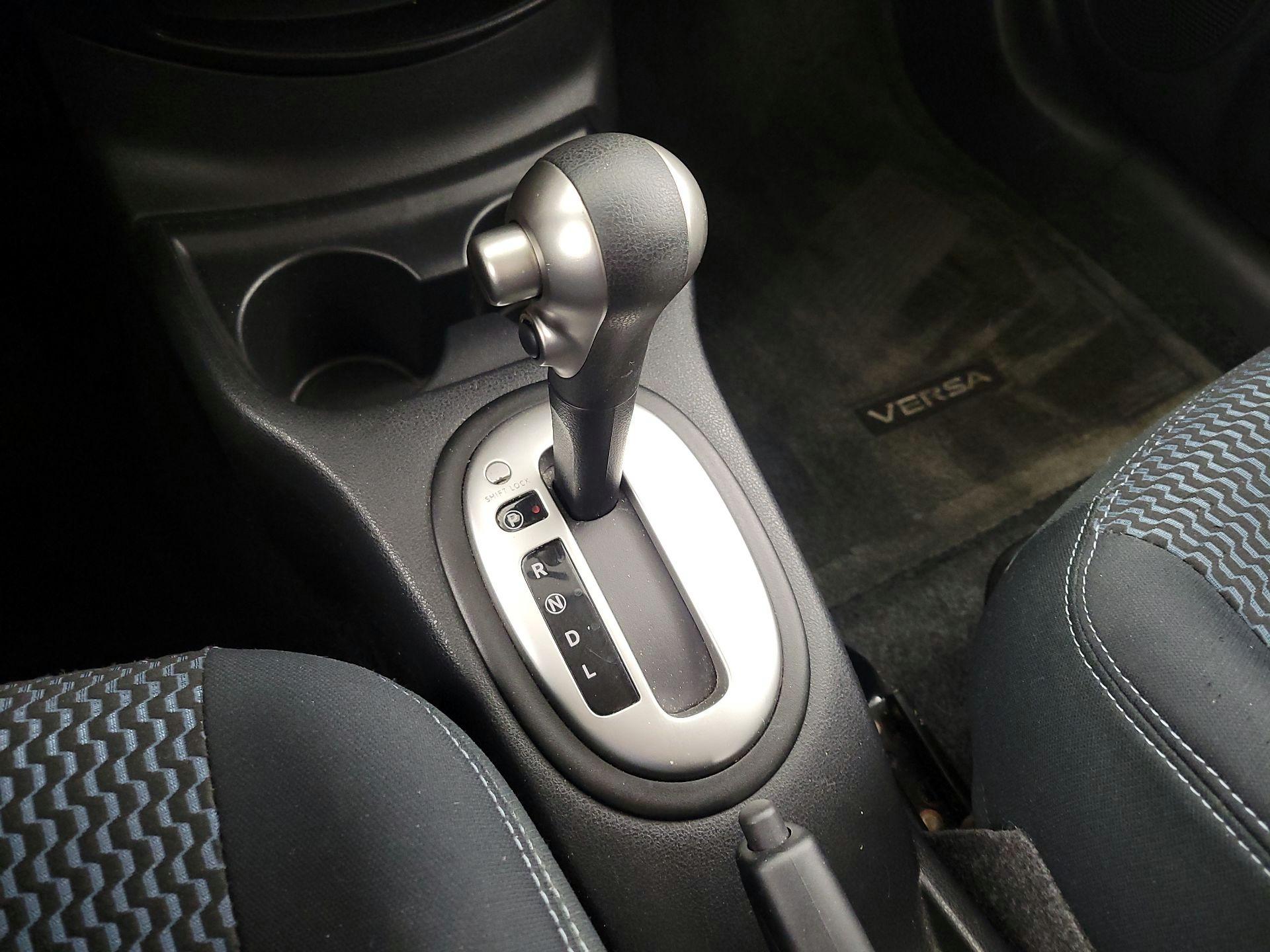 Thumbnail: 2016 Nissan Versa Note - 17