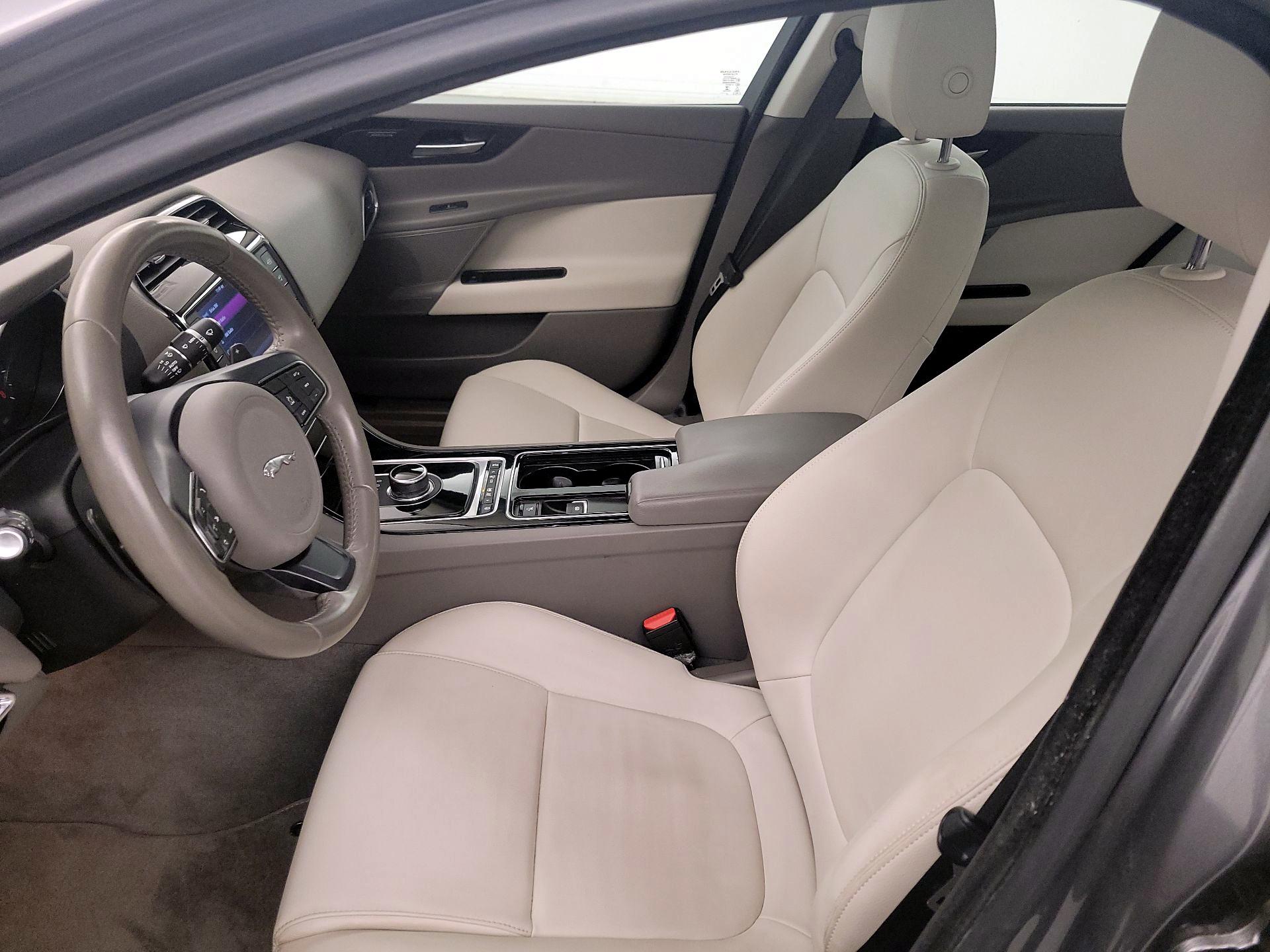 Thumbnail: 2018 Jaguar XE - 11
