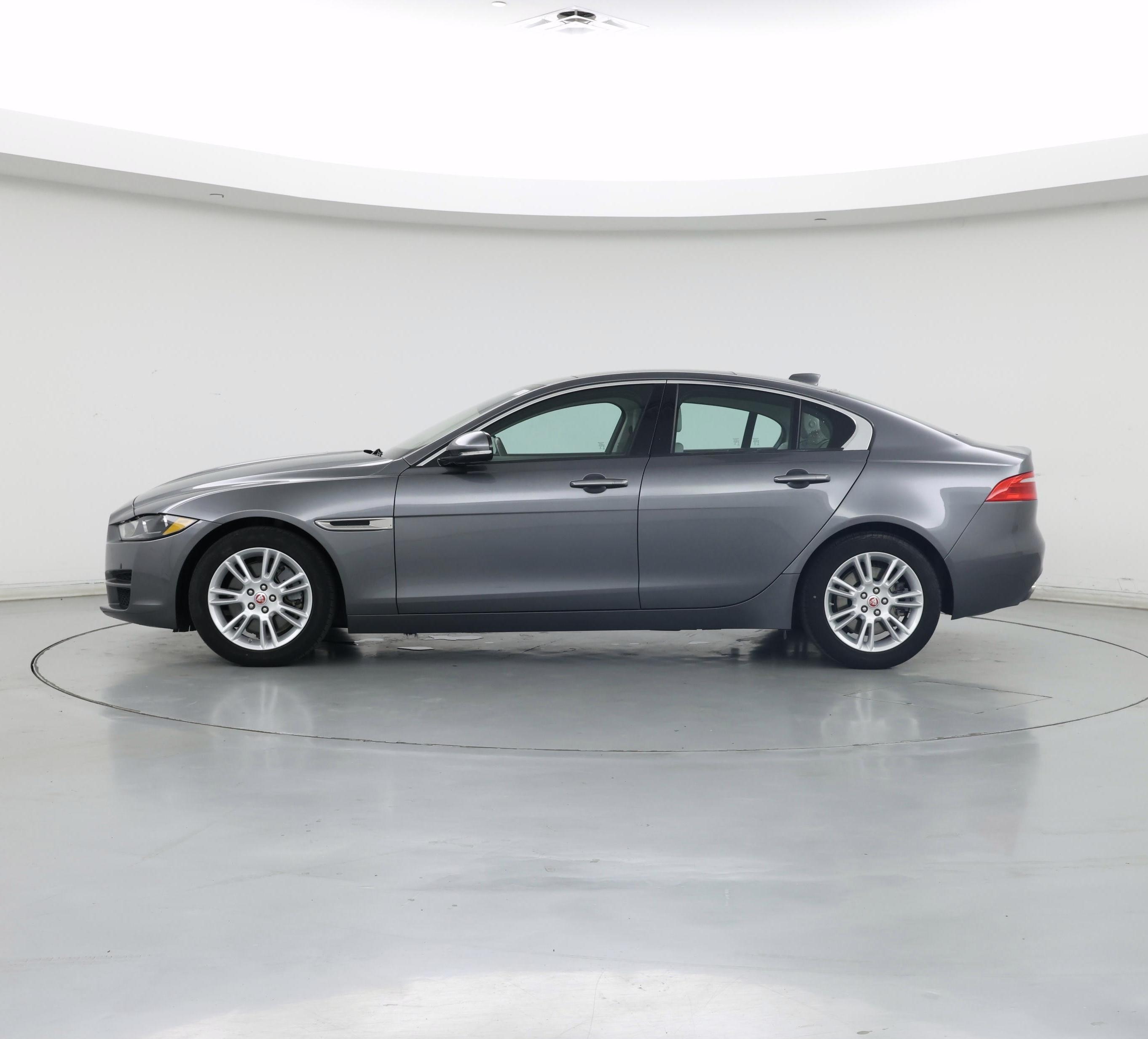 Thumbnail: 2018 Jaguar XE - 3