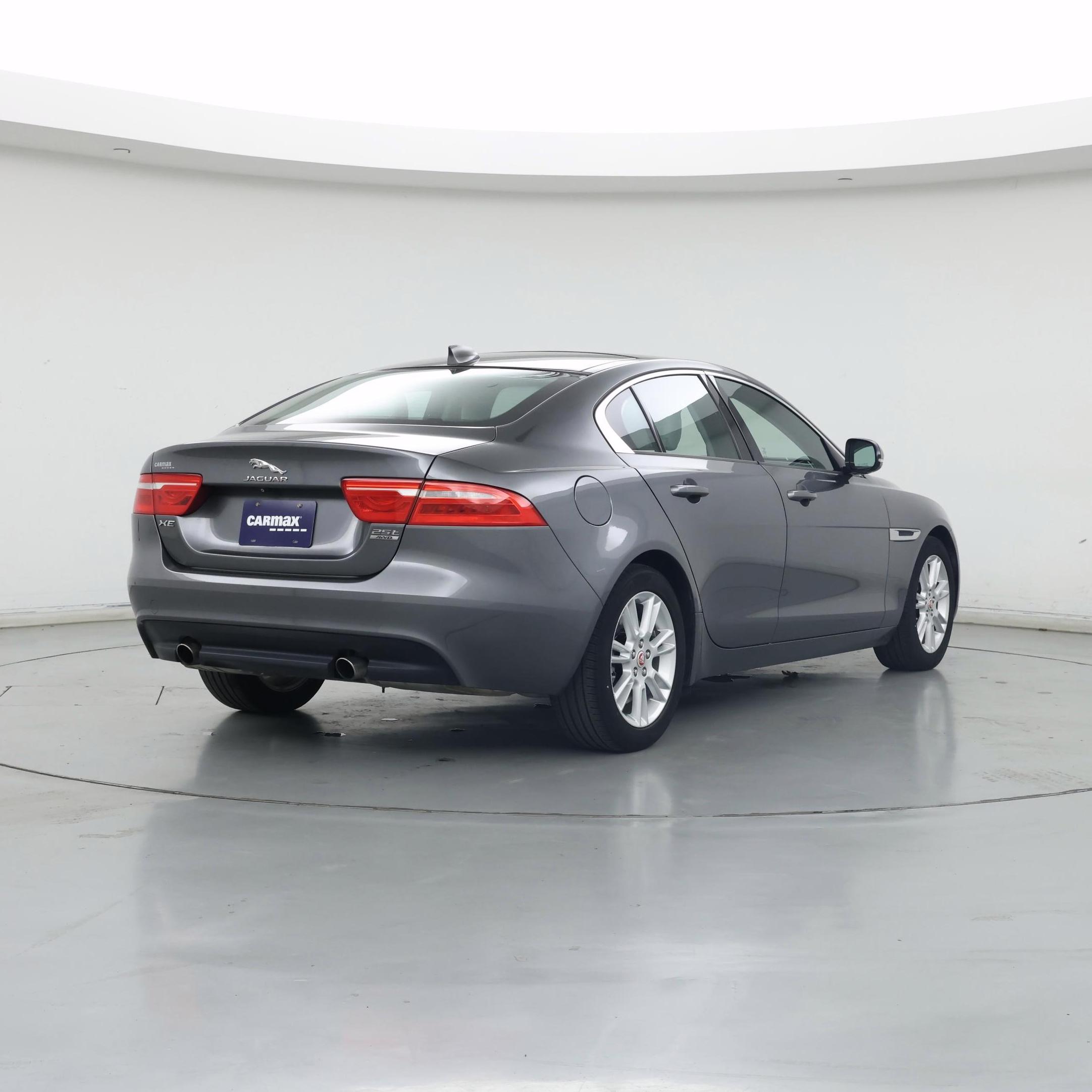 Thumbnail: 2018 Jaguar XE - 8