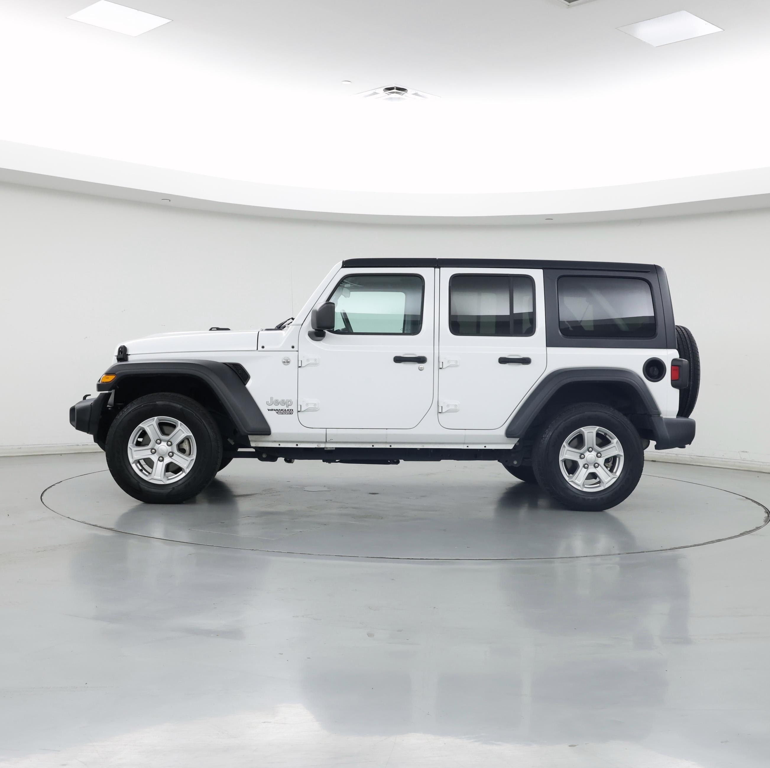 Thumbnail: 2021 Jeep Wrangler - 3