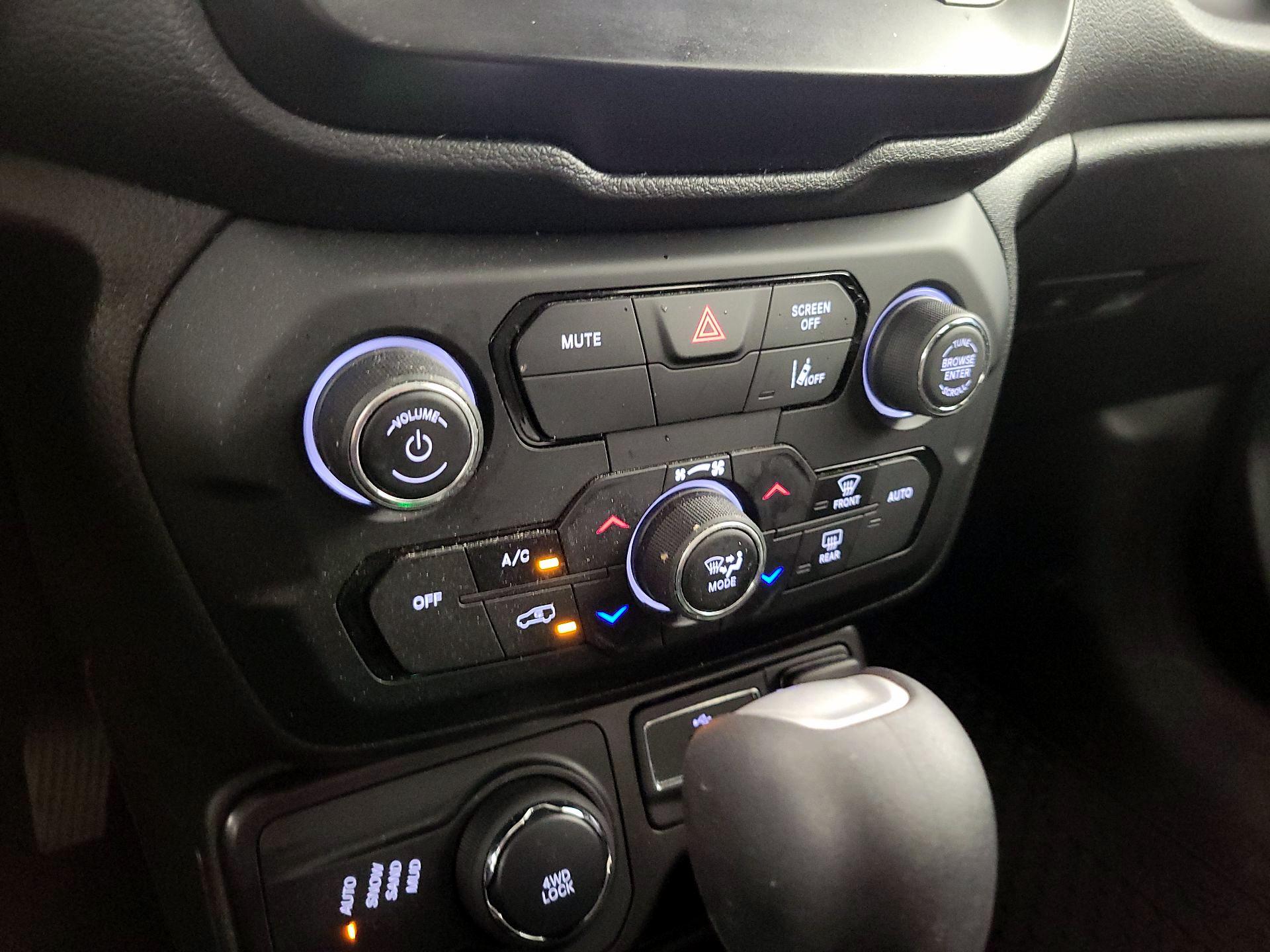 Thumbnail: 2021 Jeep Renegade - 16