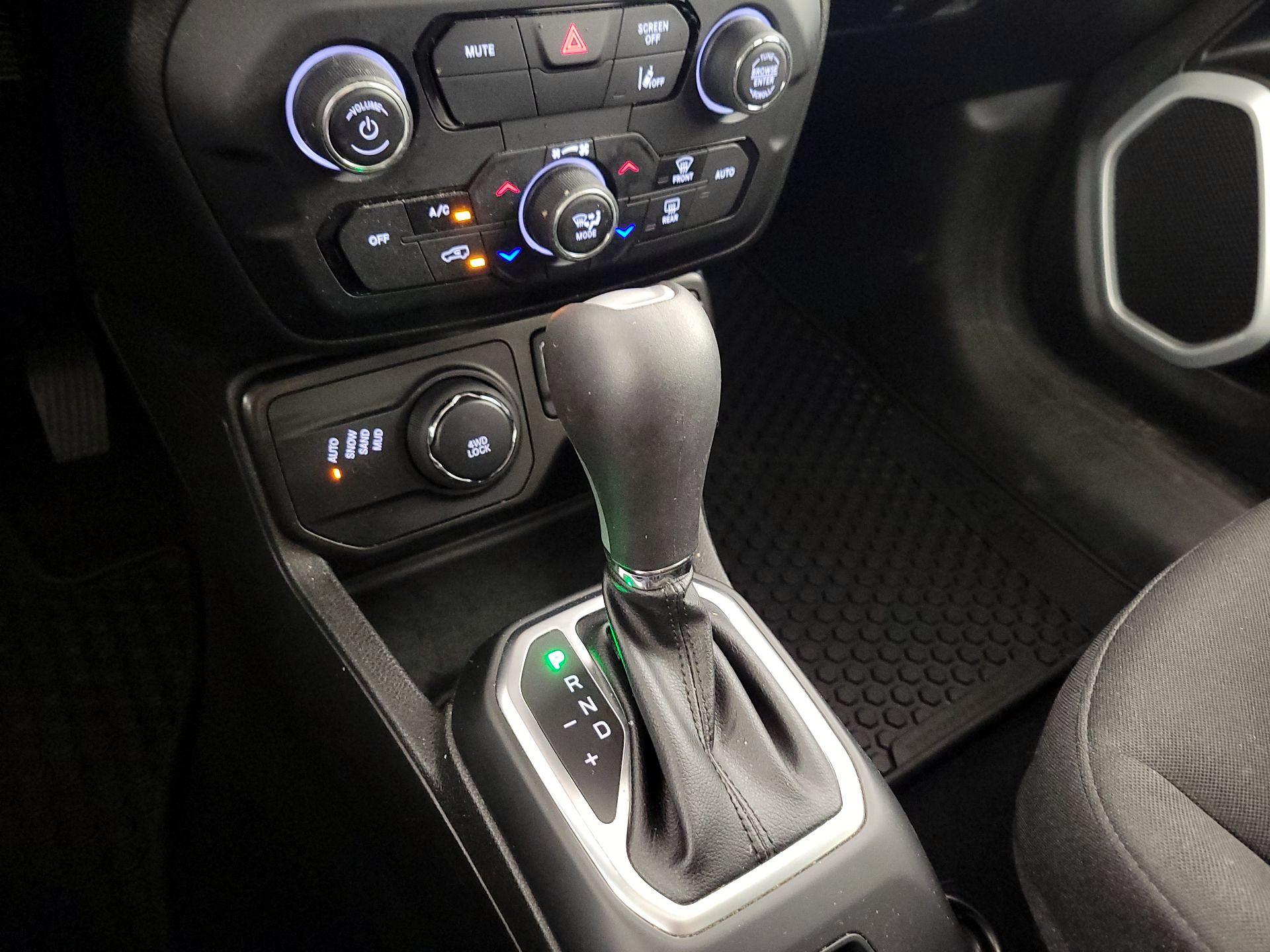 Thumbnail: 2021 Jeep Renegade - 17