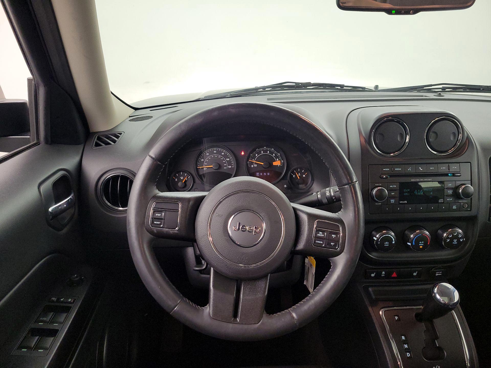 Thumbnail: 2016 Jeep Patriot - 10
