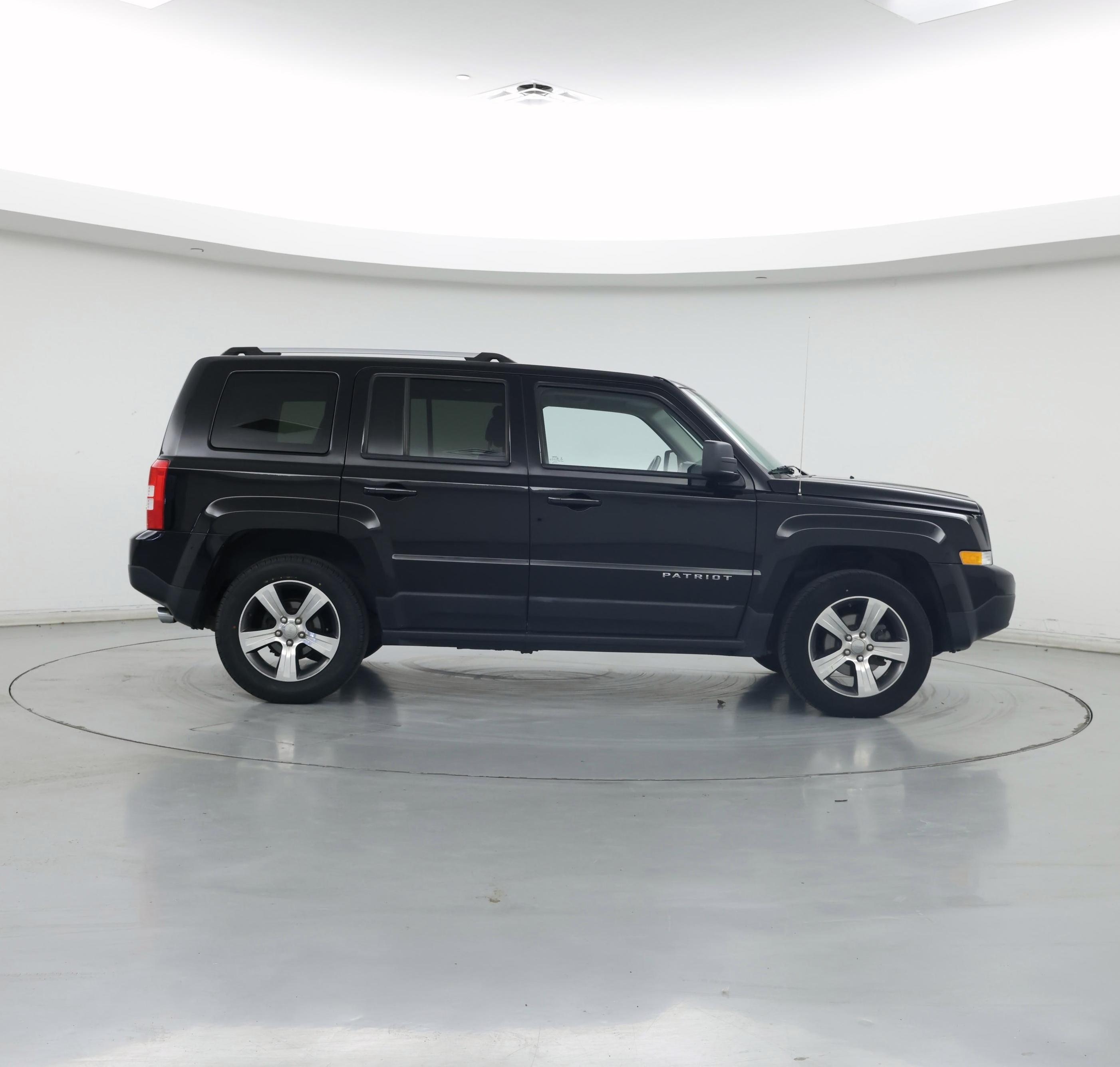 Thumbnail: 2016 Jeep Patriot - 7