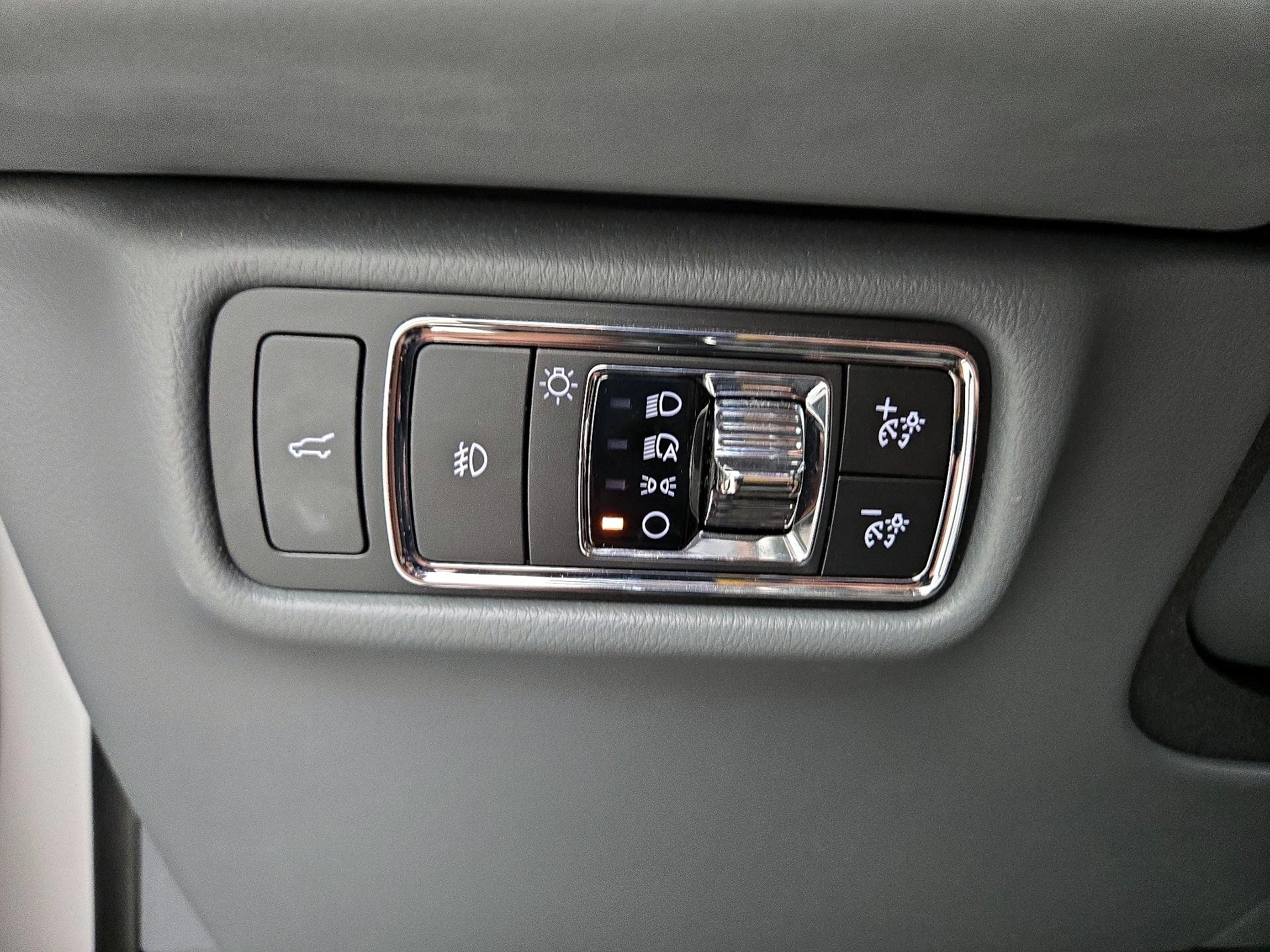 Thumbnail: 2020 Lincoln Aviator - 13