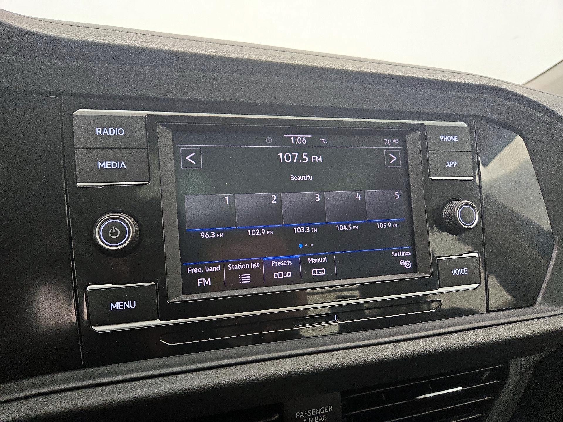 Thumbnail: 2021 Volkswagen Jetta - 15
