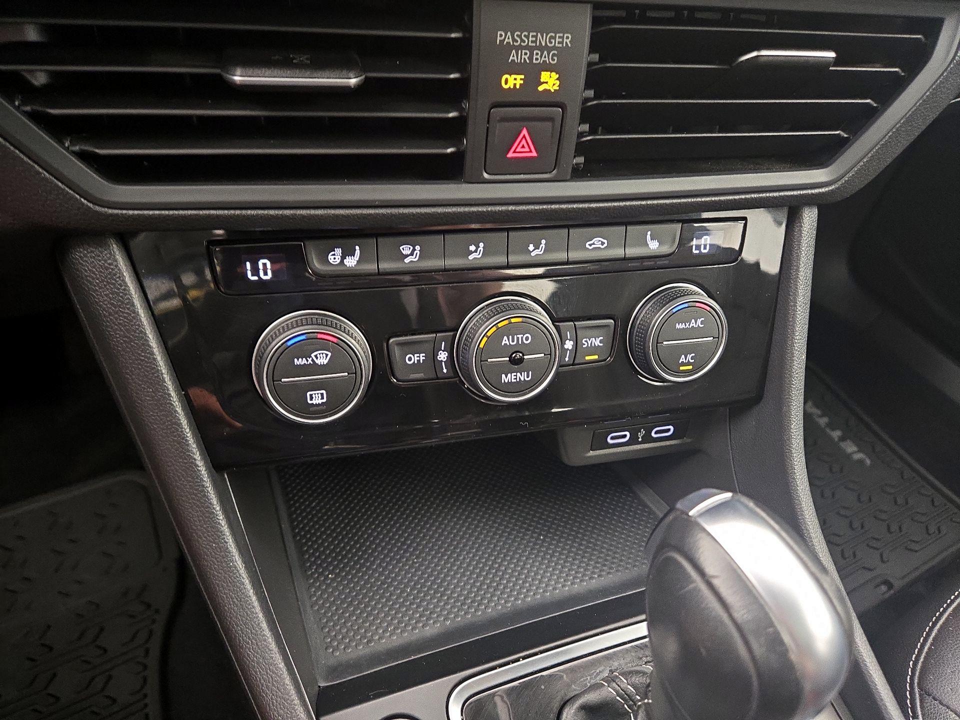 Thumbnail: 2021 Volkswagen Jetta - 16