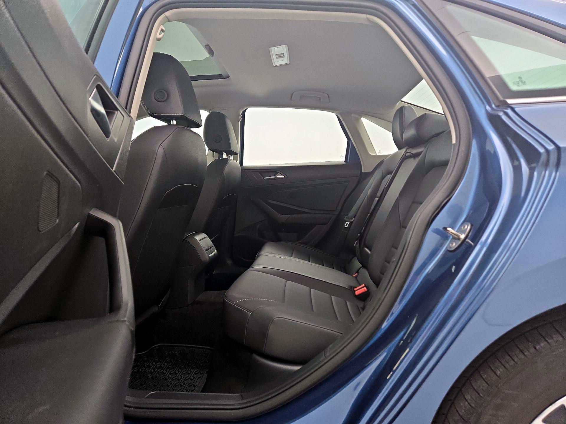 Thumbnail: 2021 Volkswagen Jetta - 20
