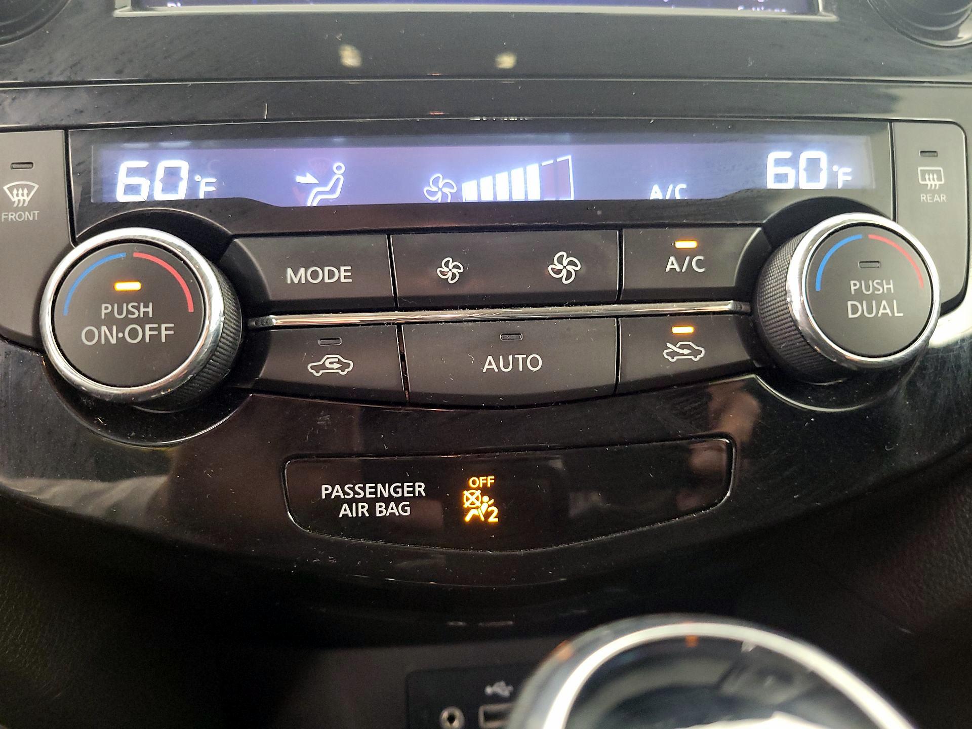 Thumbnail: 2019 Nissan Rogue - 17