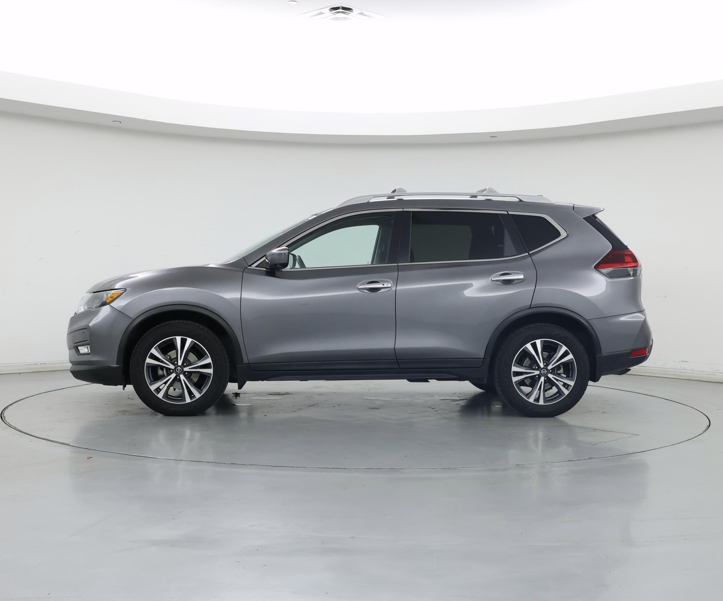 Thumbnail: 2019 Nissan Rogue - 3
