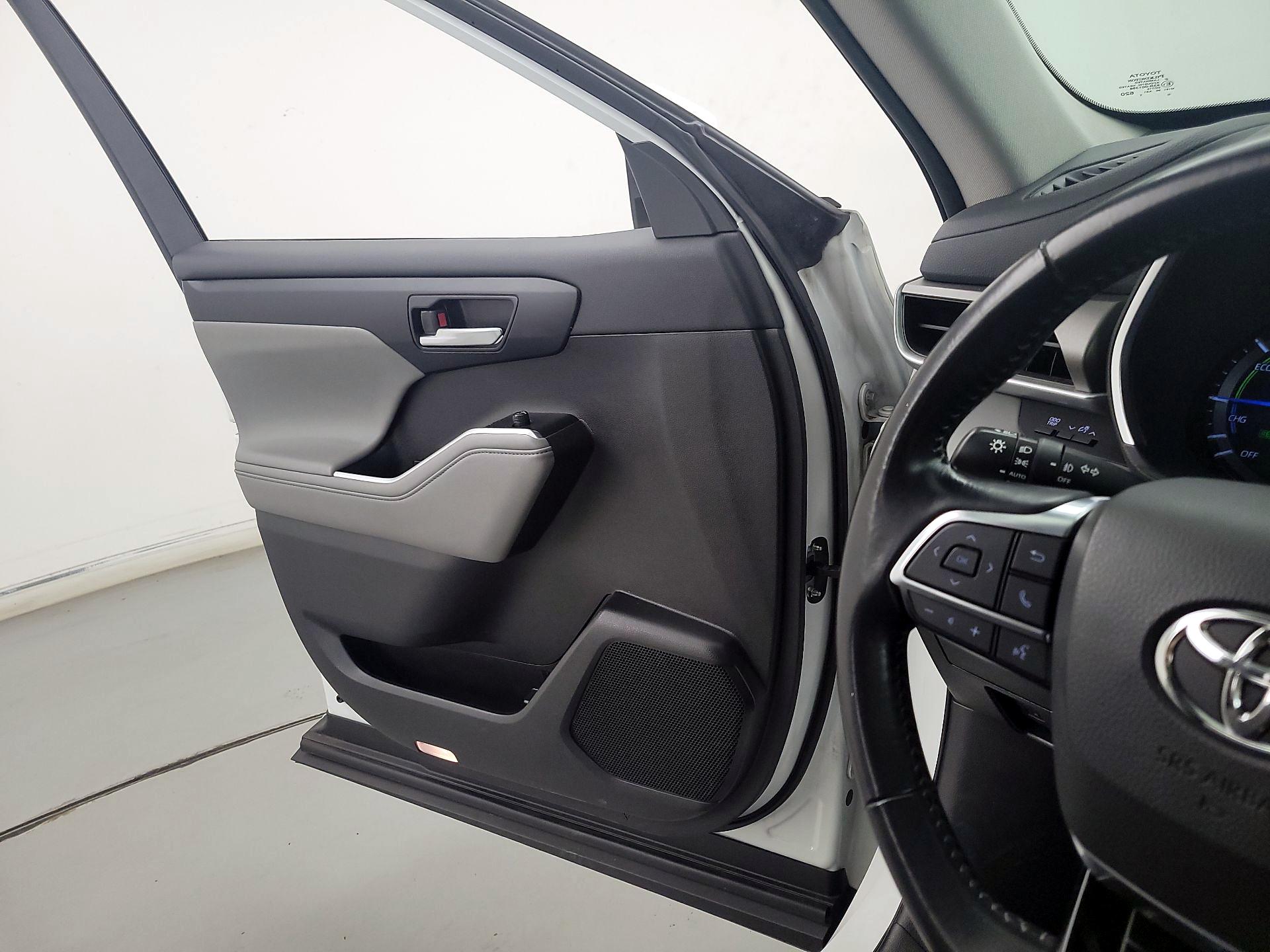 Thumbnail: 2020 Toyota Highlander - 12