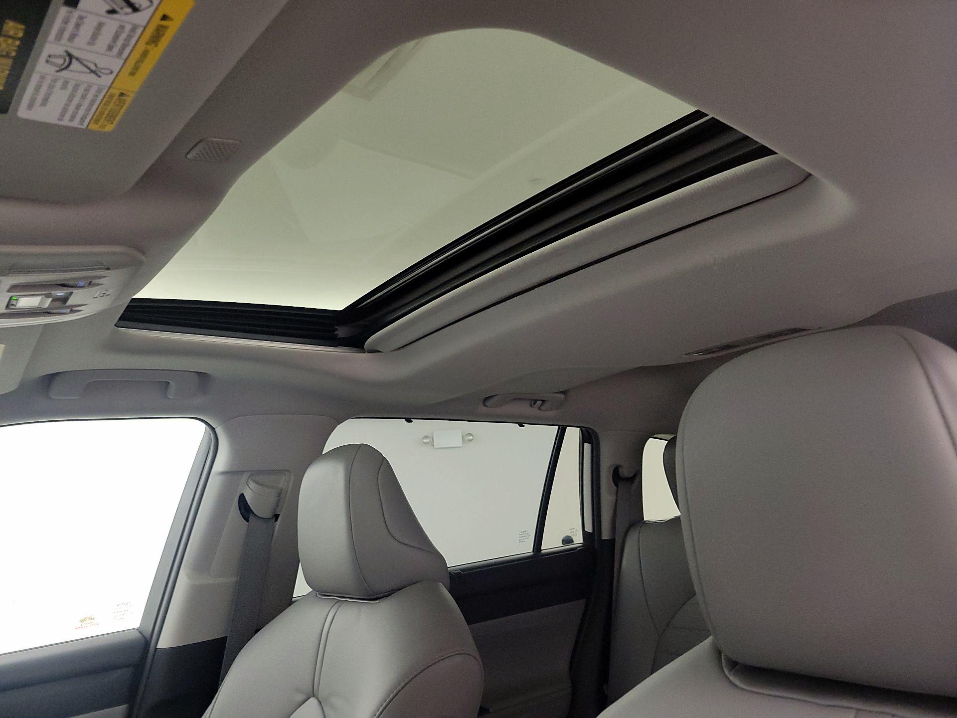 Thumbnail: 2020 Toyota Highlander - 19