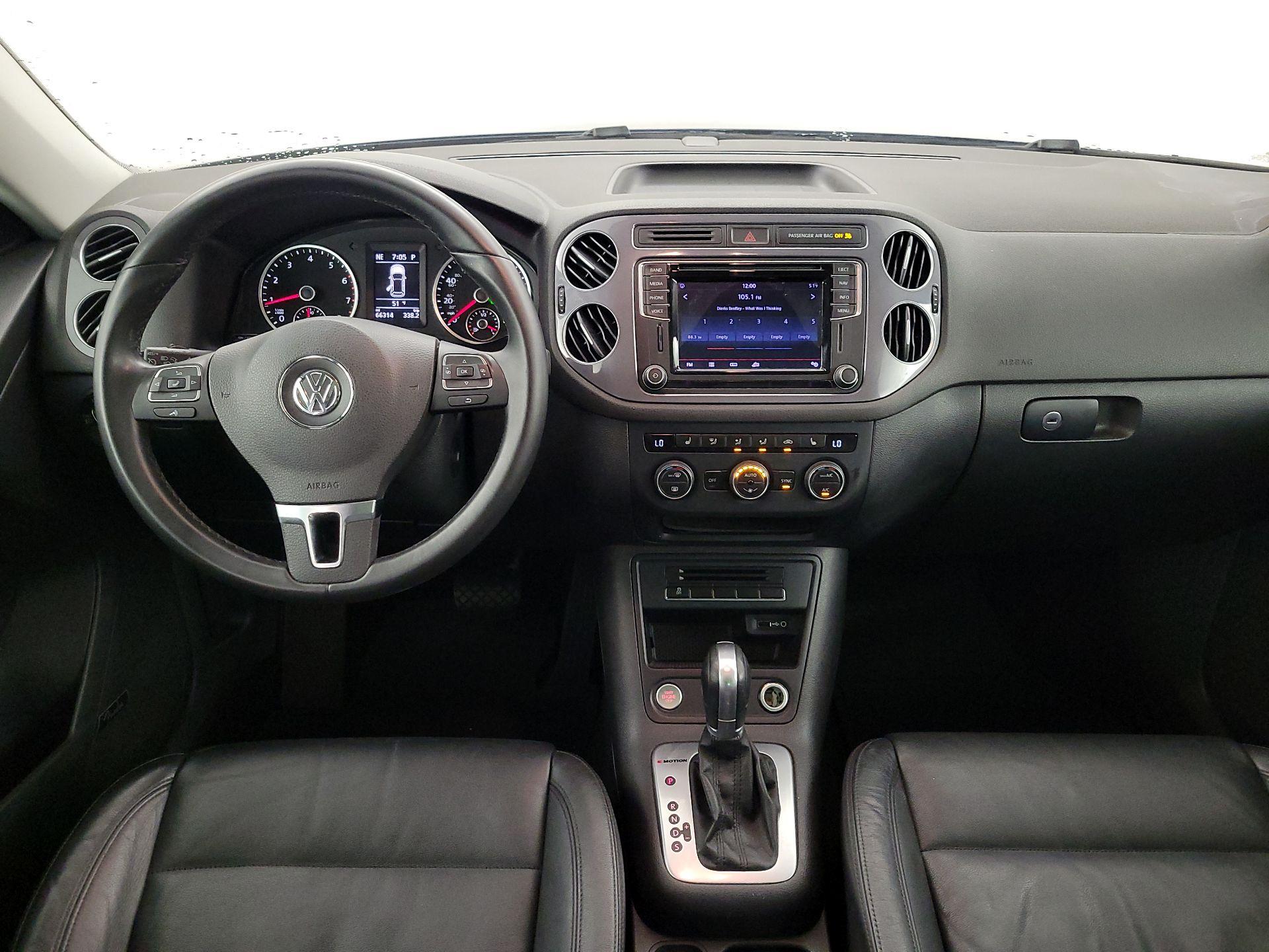 Thumbnail: 2016 Volkswagen Tiguan - 9