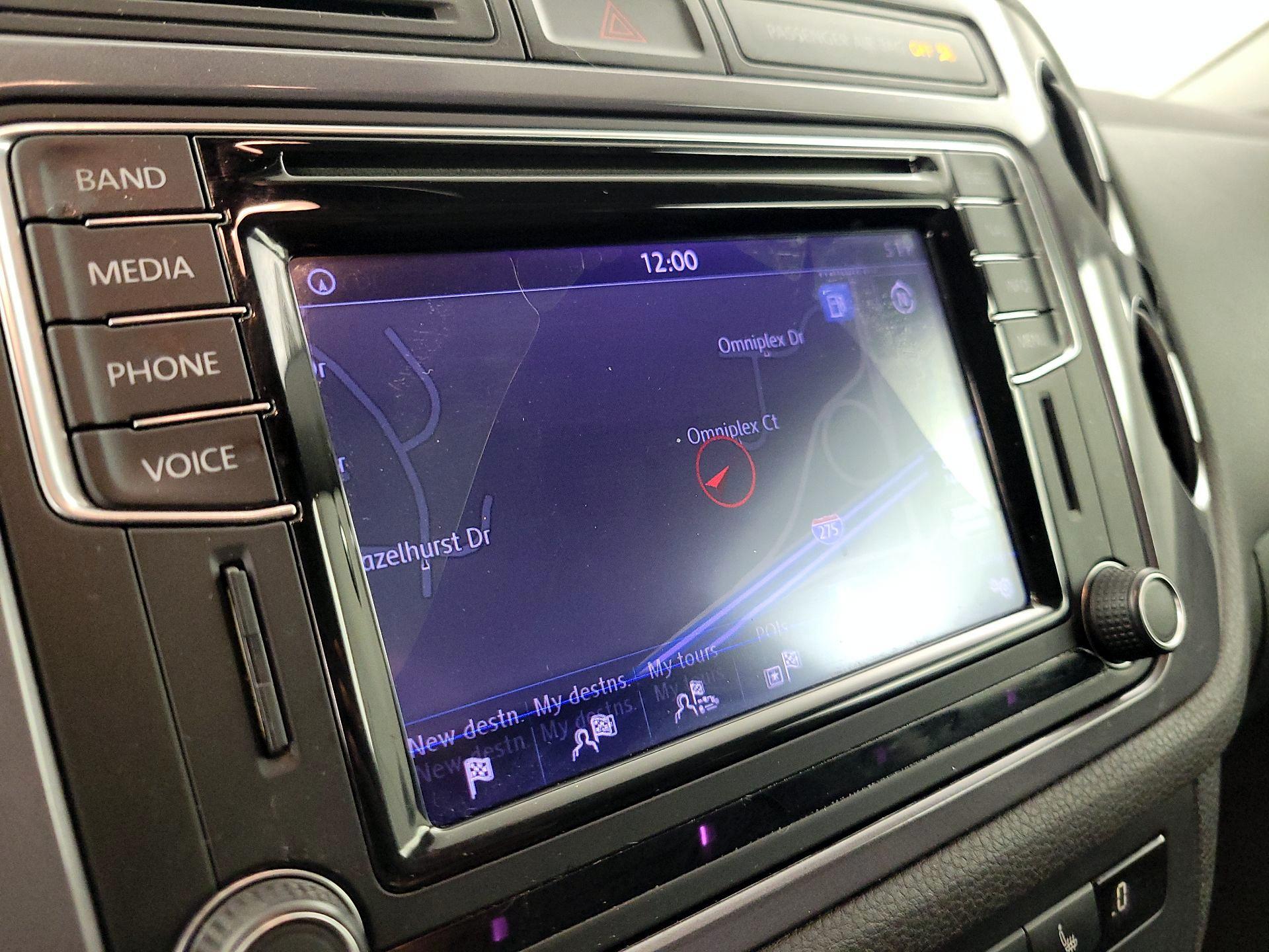 Thumbnail: 2016 Volkswagen Tiguan - 14