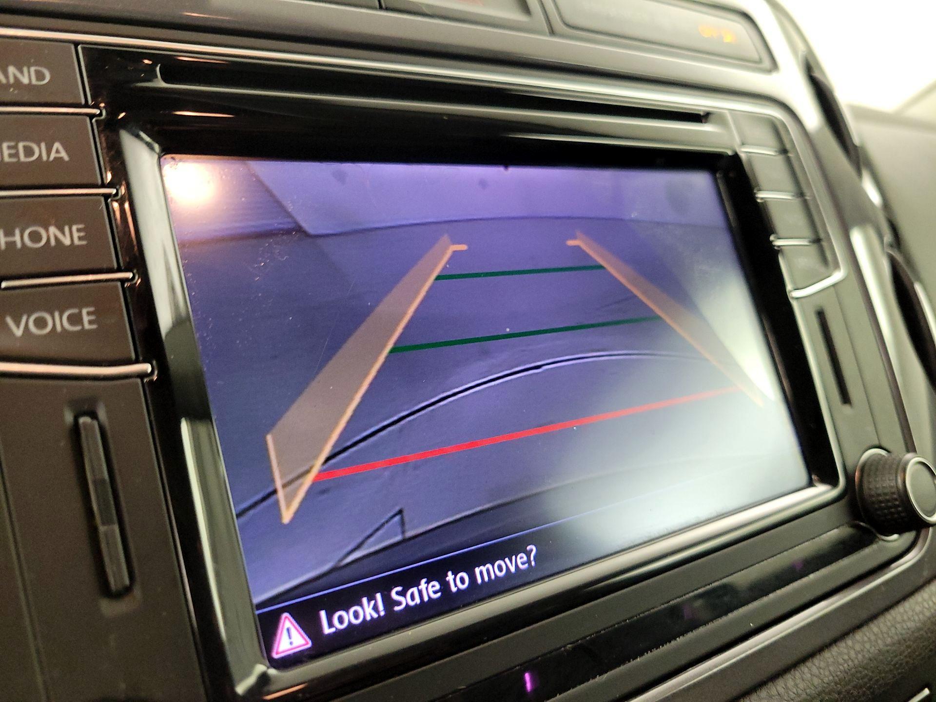 Thumbnail: 2016 Volkswagen Tiguan - 15