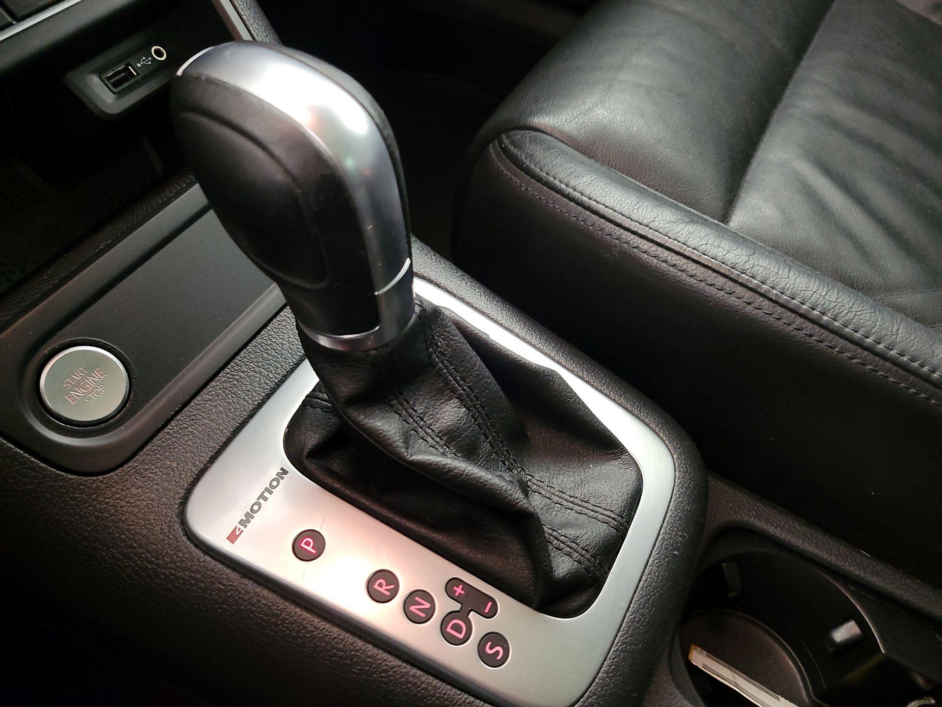 Thumbnail: 2016 Volkswagen Tiguan - 18