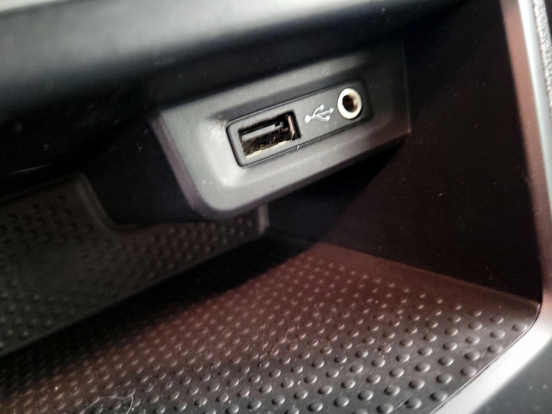 Thumbnail: 2016 Volkswagen Tiguan - 19