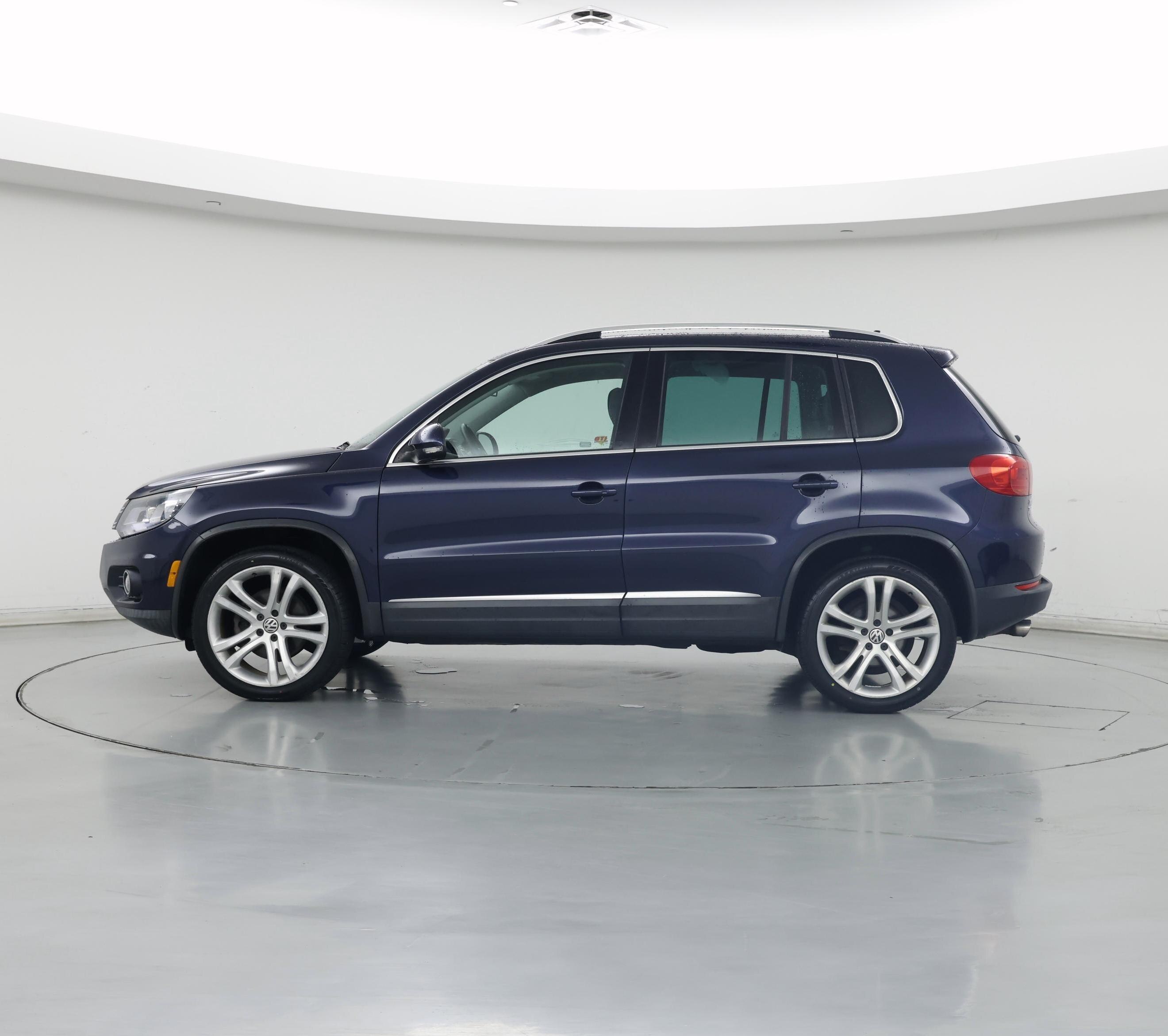 Thumbnail: 2016 Volkswagen Tiguan - 3