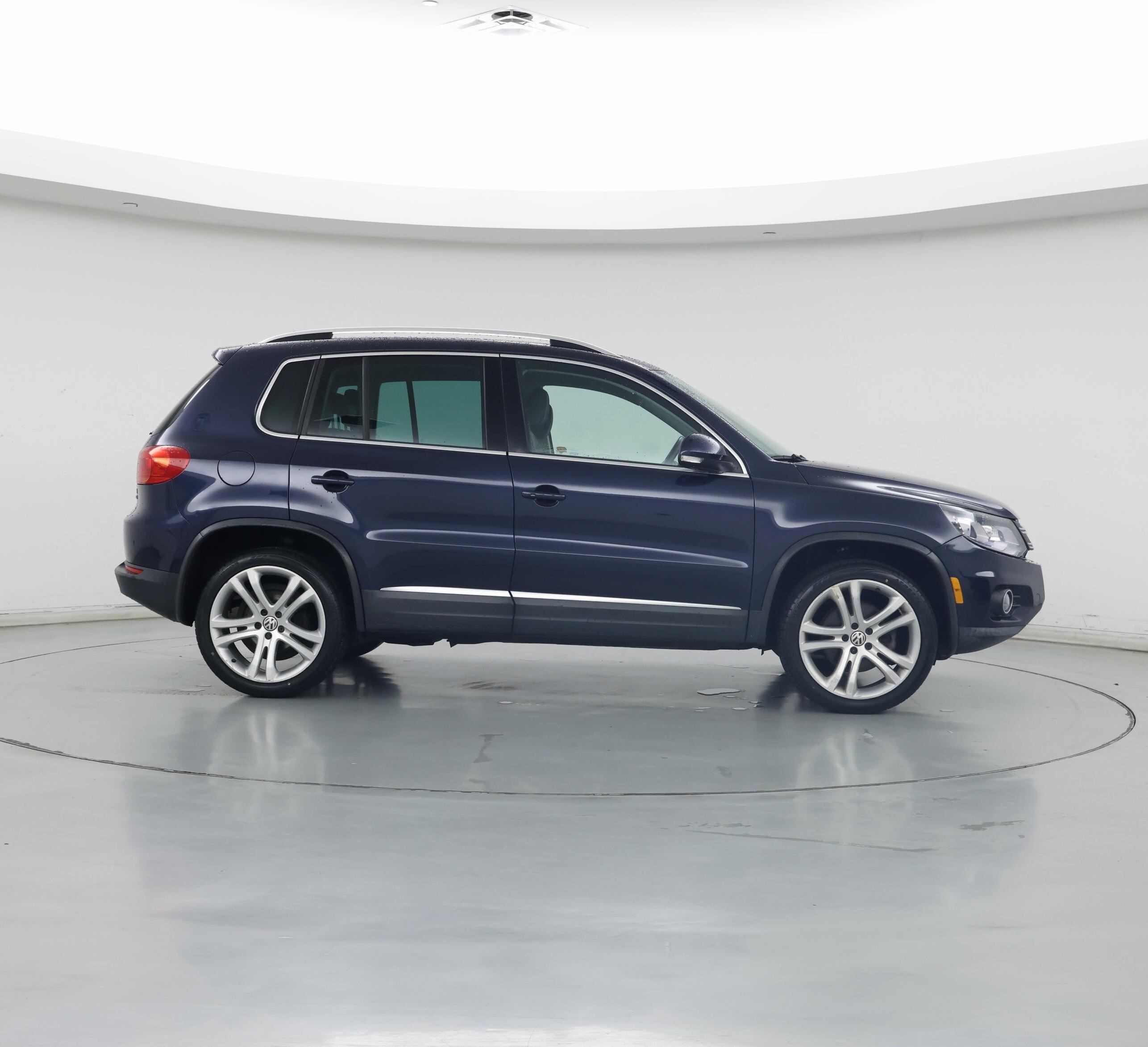 Thumbnail: 2016 Volkswagen Tiguan - 7