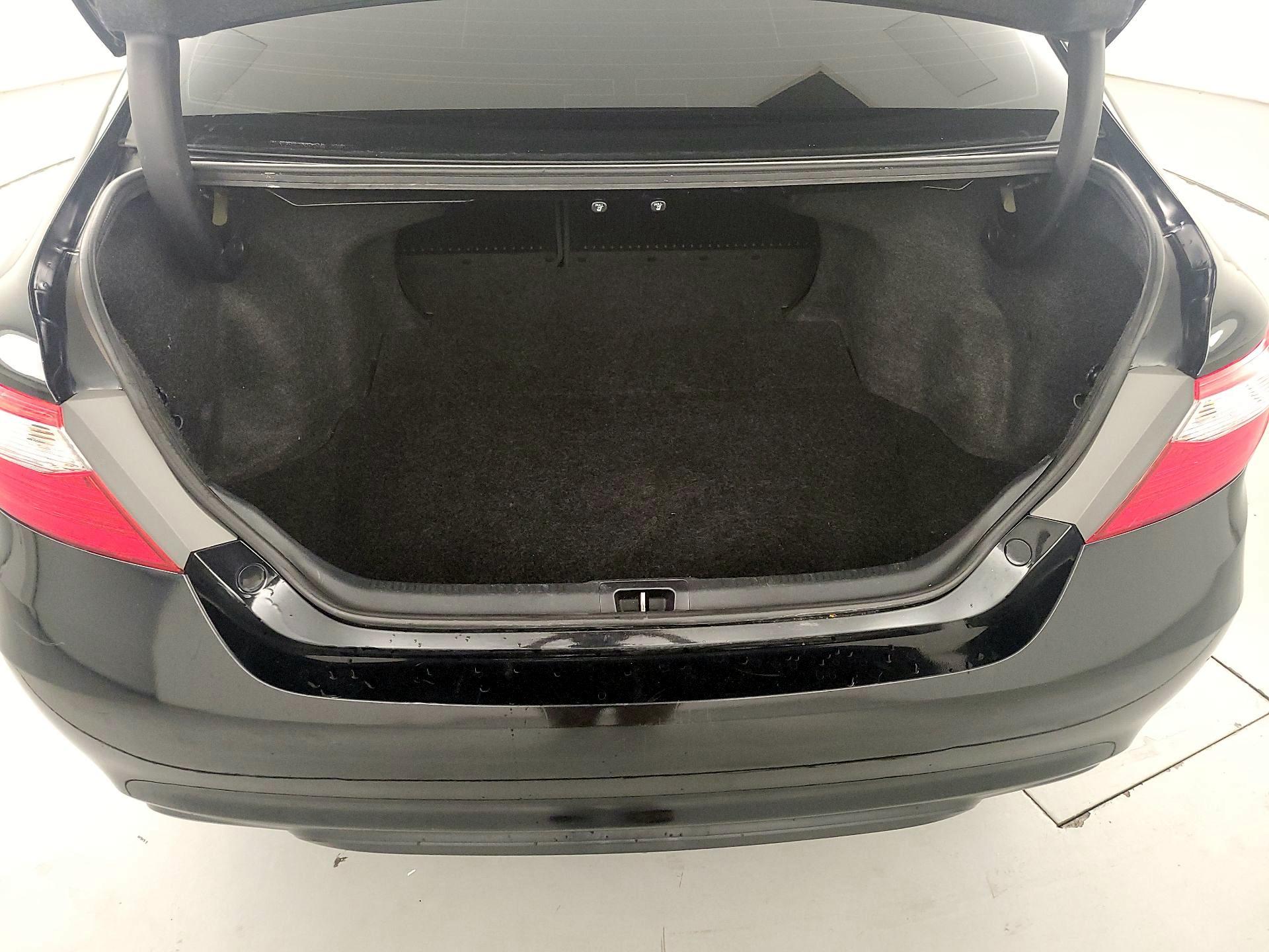 Thumbnail: 2017 Toyota Camry - 20