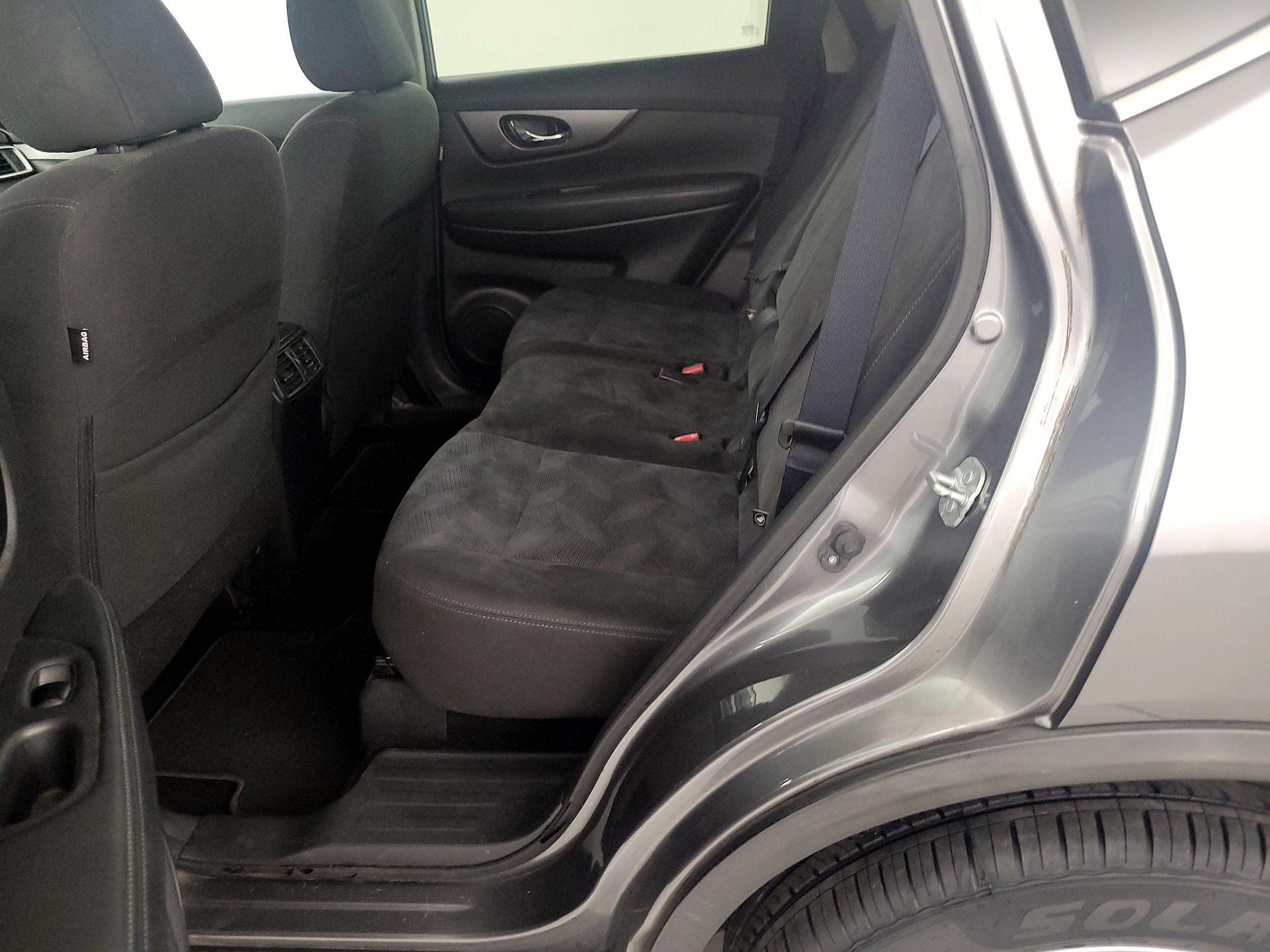 Thumbnail: 2016 Nissan Rogue - 20