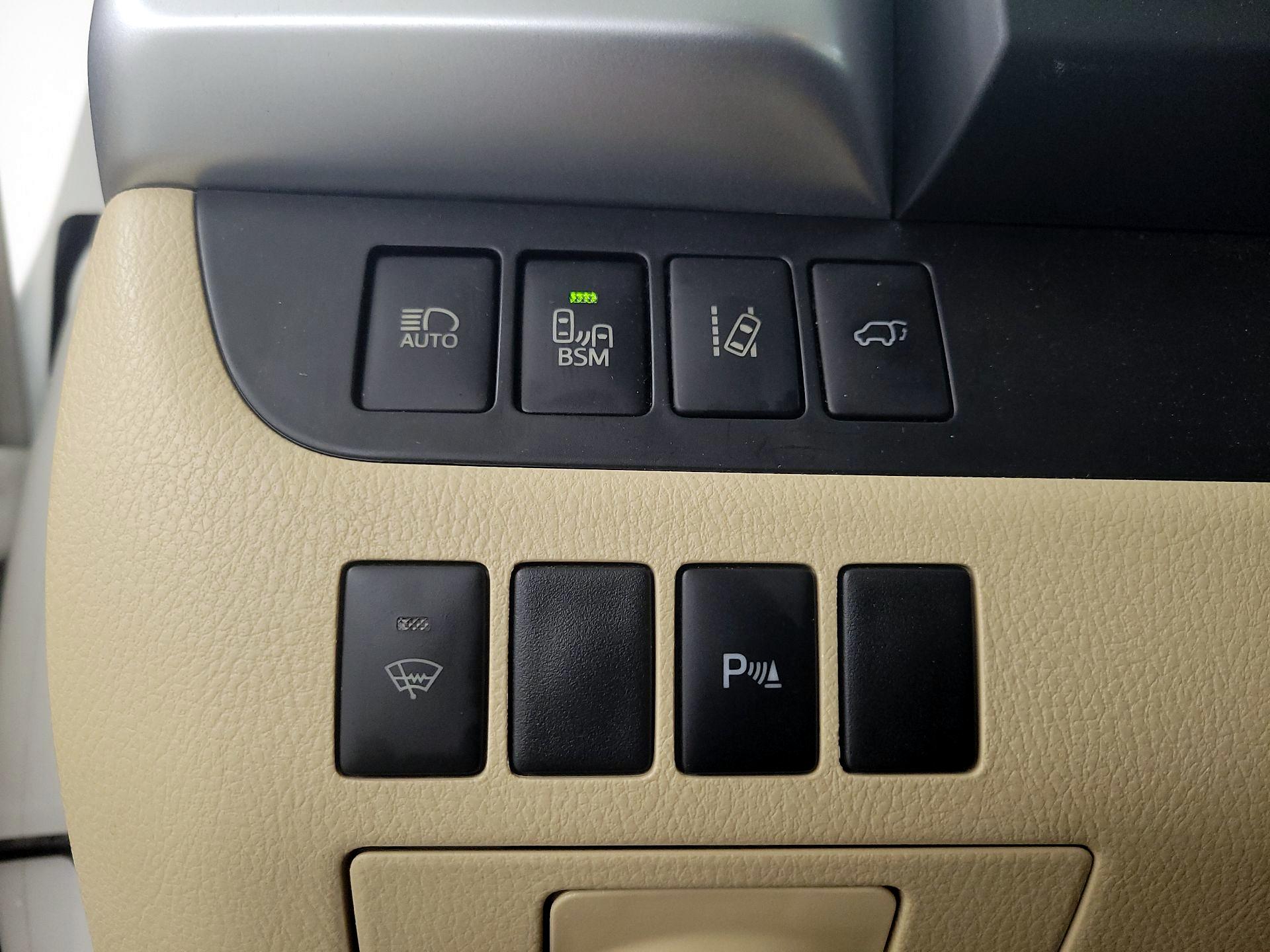 Thumbnail: 2014 Toyota Highlander - 13