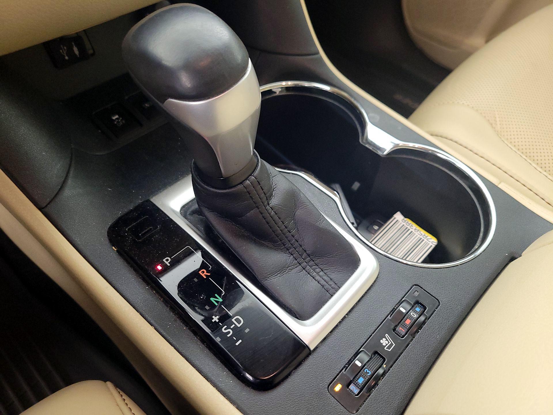 Thumbnail: 2014 Toyota Highlander - 18