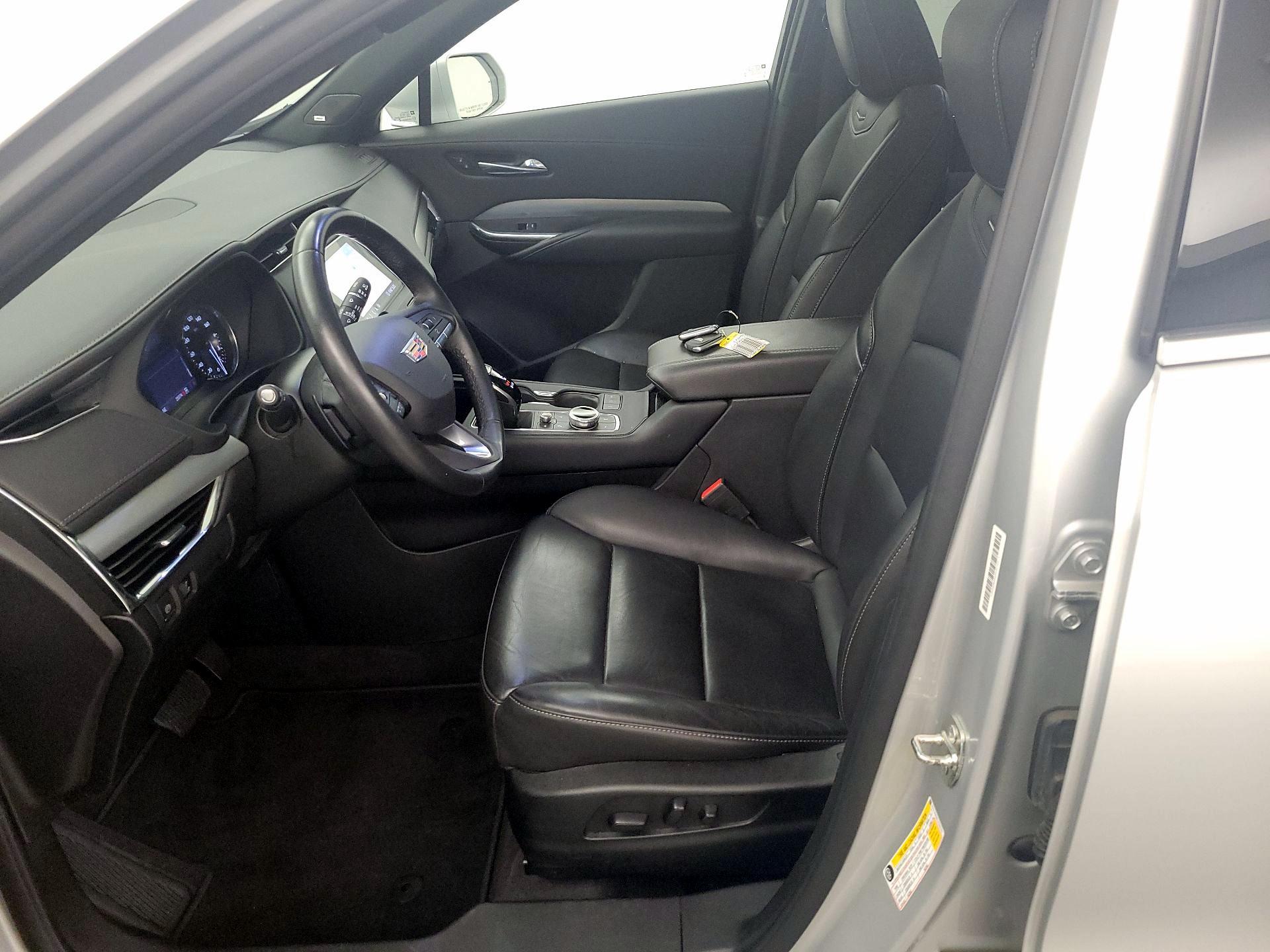 Thumbnail: 2020 Cadillac XT4 - 11