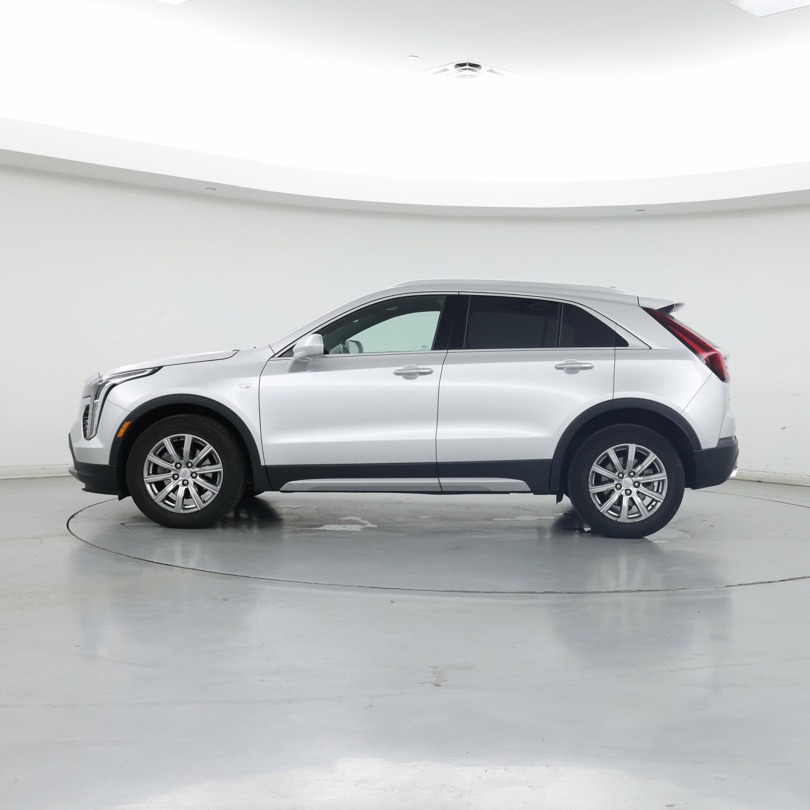 Thumbnail: 2020 Cadillac XT4 - 3