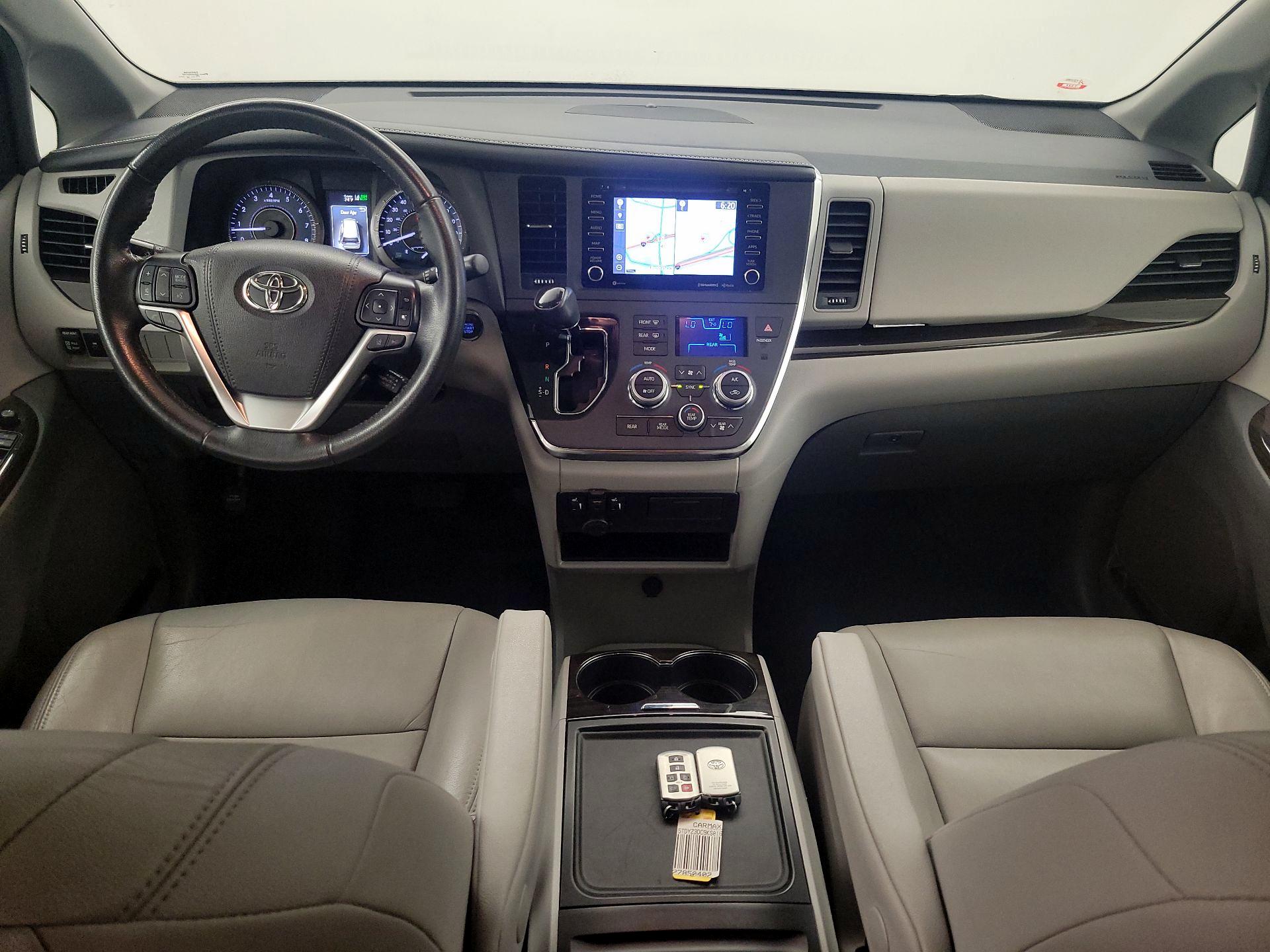 Thumbnail: 2019 Toyota Sienna - 9