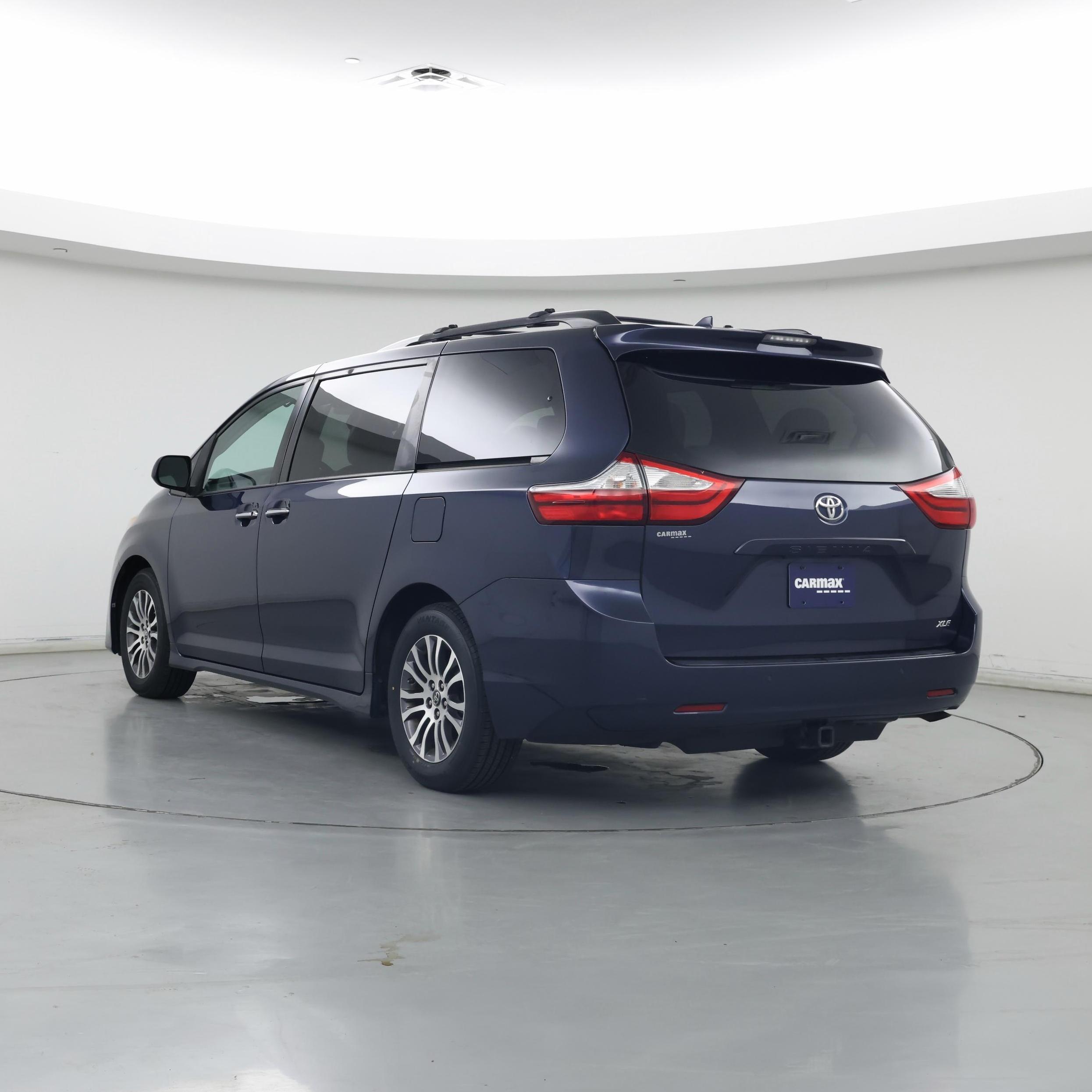 Thumbnail: 2019 Toyota Sienna - 2