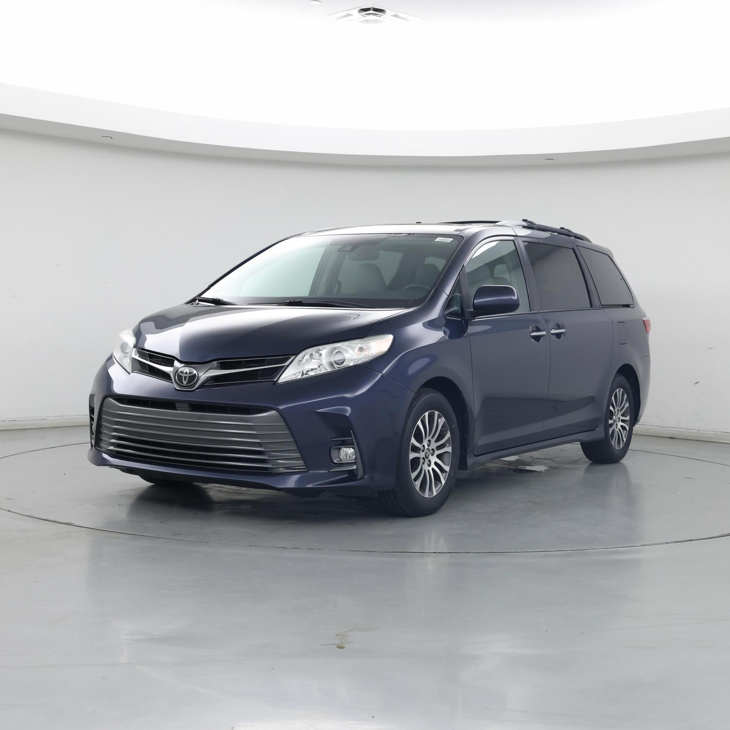 Thumbnail: 2019 Toyota Sienna - 4