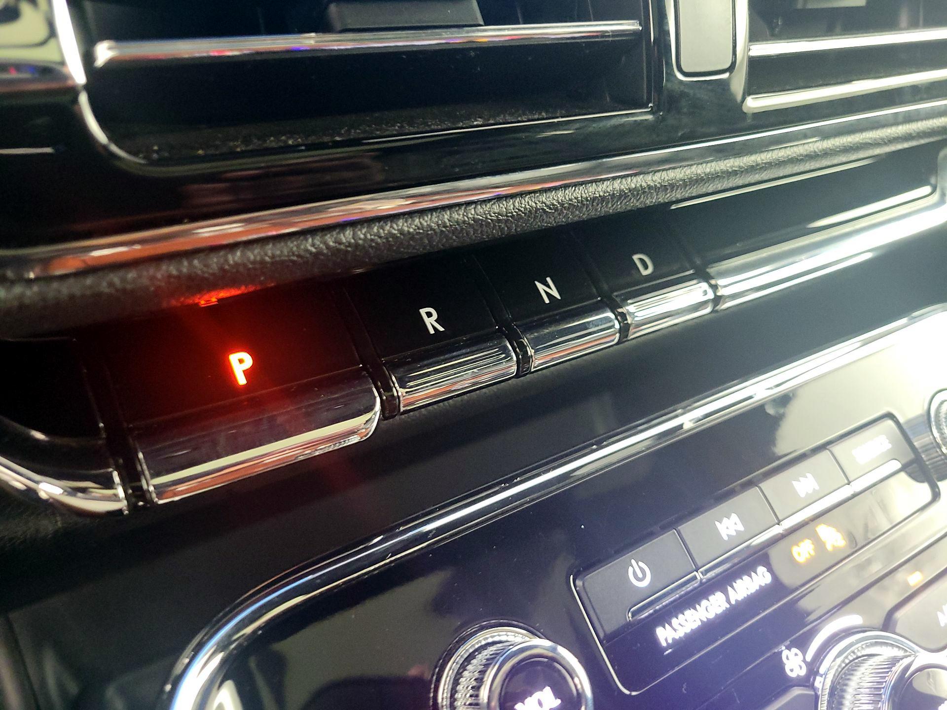 Thumbnail: 2020 Lincoln Navigator - 18