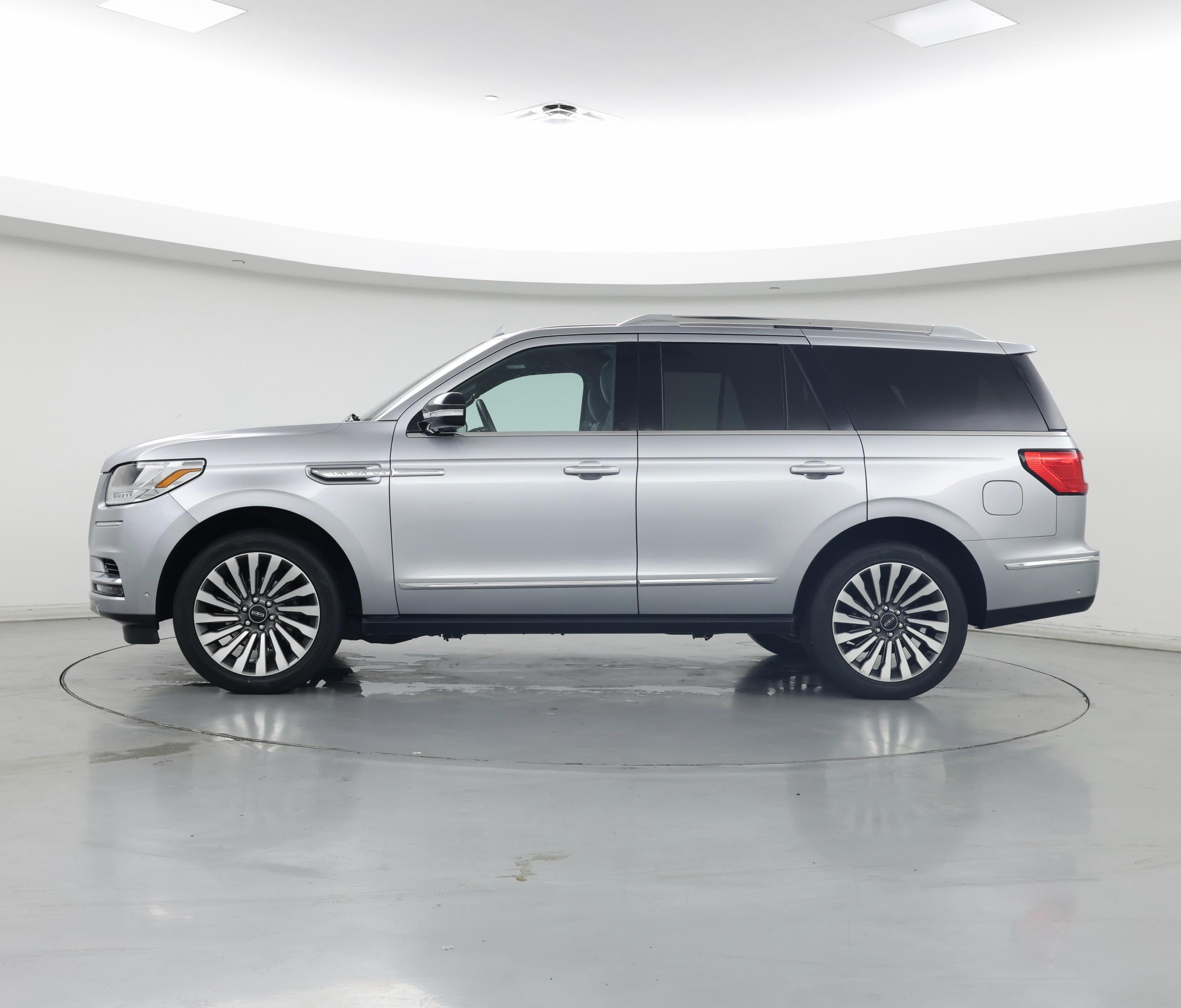 Thumbnail: 2020 Lincoln Navigator - 3