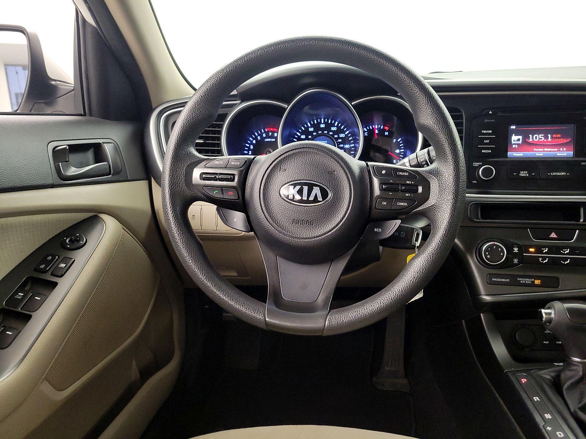 Thumbnail: 2015 Kia Optima - 10