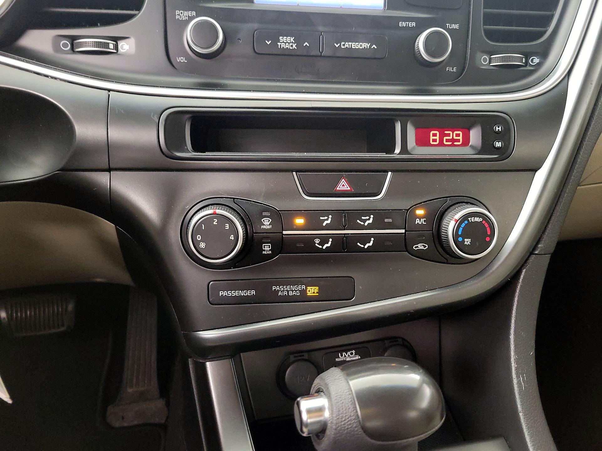 Thumbnail: 2015 Kia Optima - 16