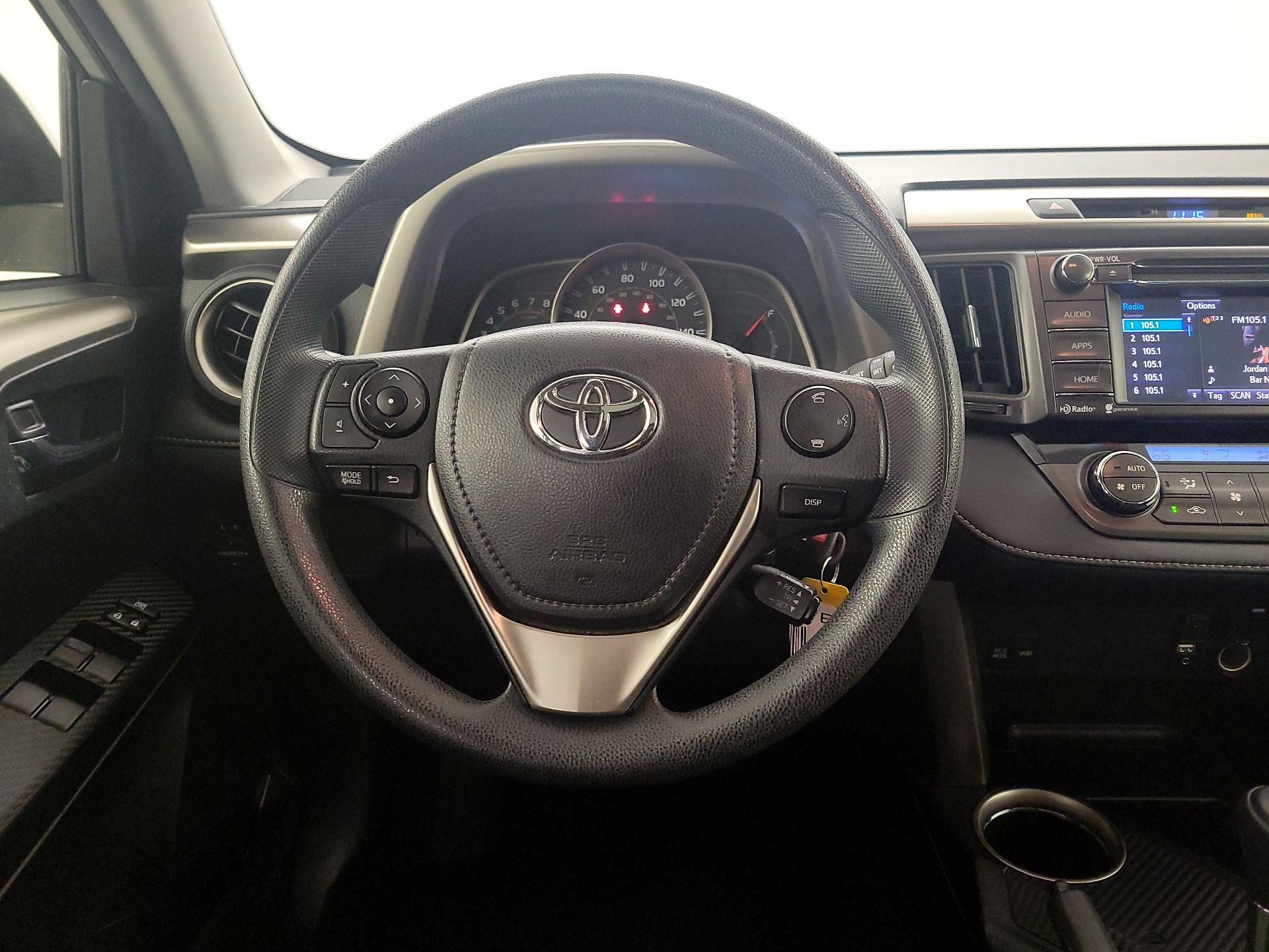 Thumbnail: 2015 Toyota RAV4 - 10